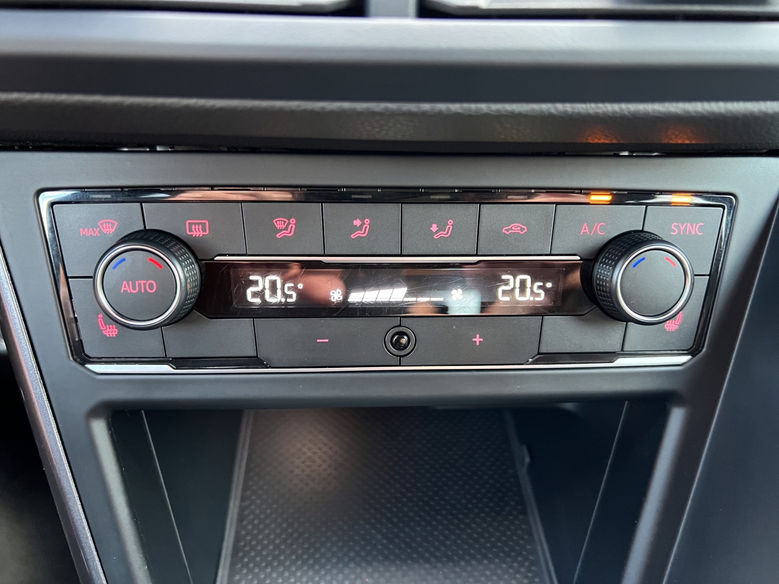 VW Polo 2.0 TSI GTI-image-11