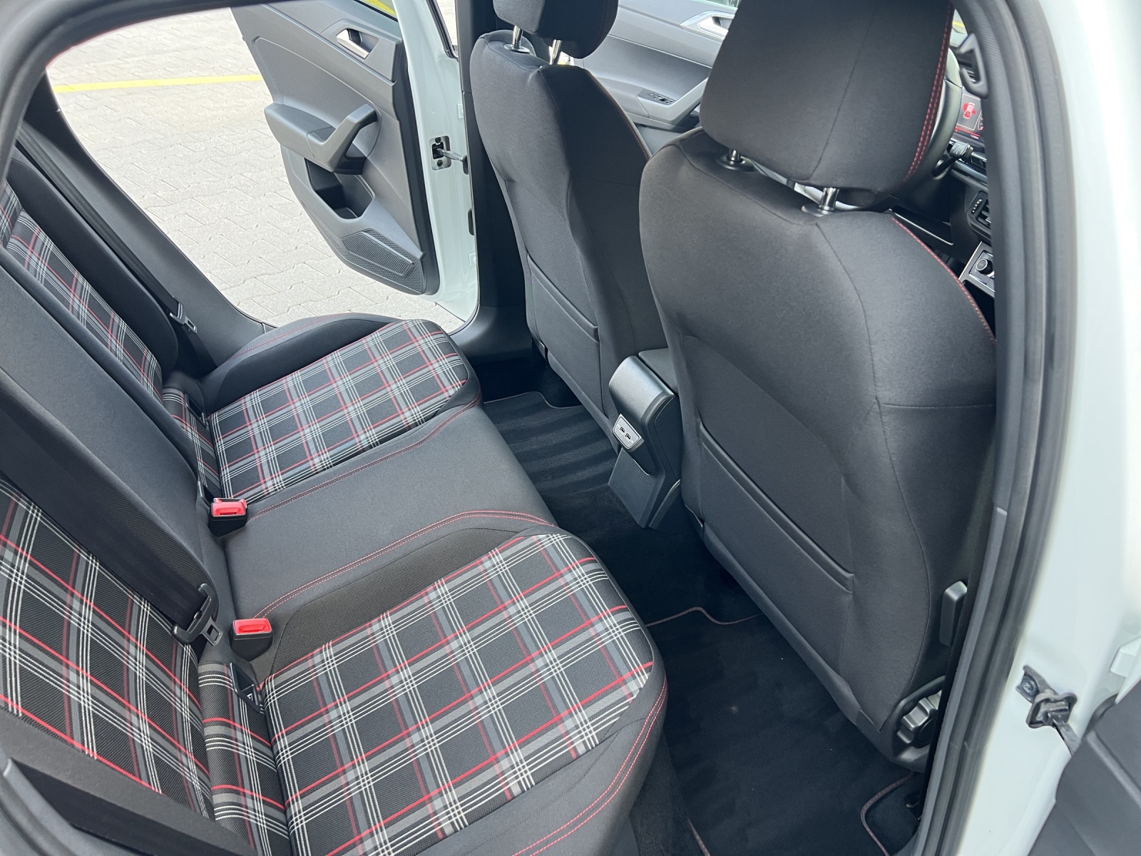 VW Polo 2.0 TSI GTI-image-7