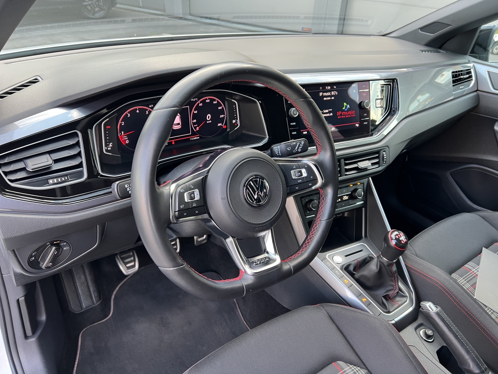 VW Polo 2.0 TSI GTI-image-10