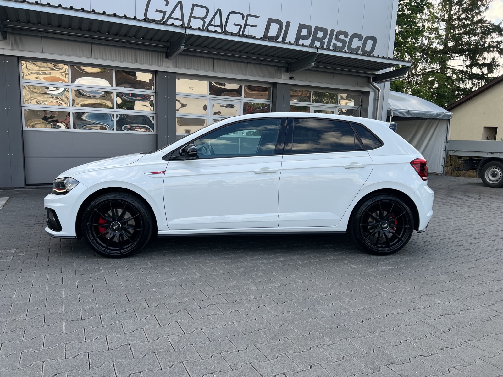 VW Polo 2.0 TSI GTI-showroom-element-1
