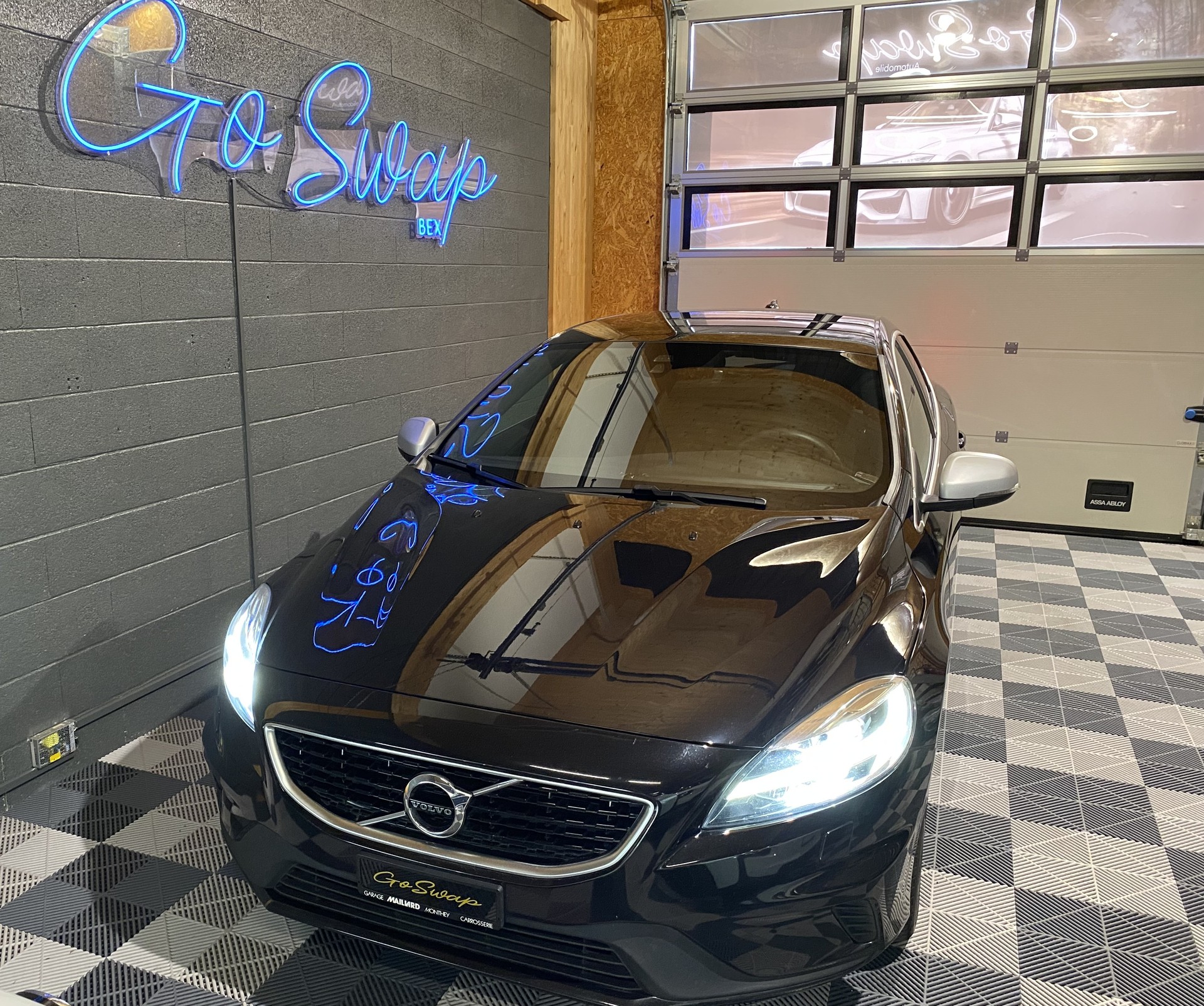 VOLVO V40 T3 R-Design-image-10