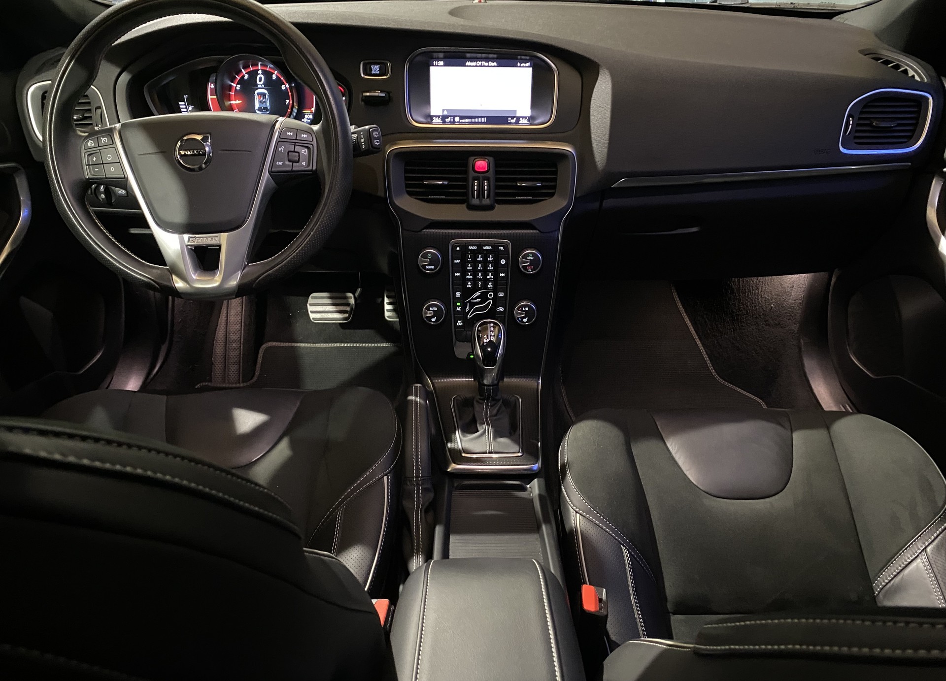 VOLVO V40 T3 R-Design-image-20