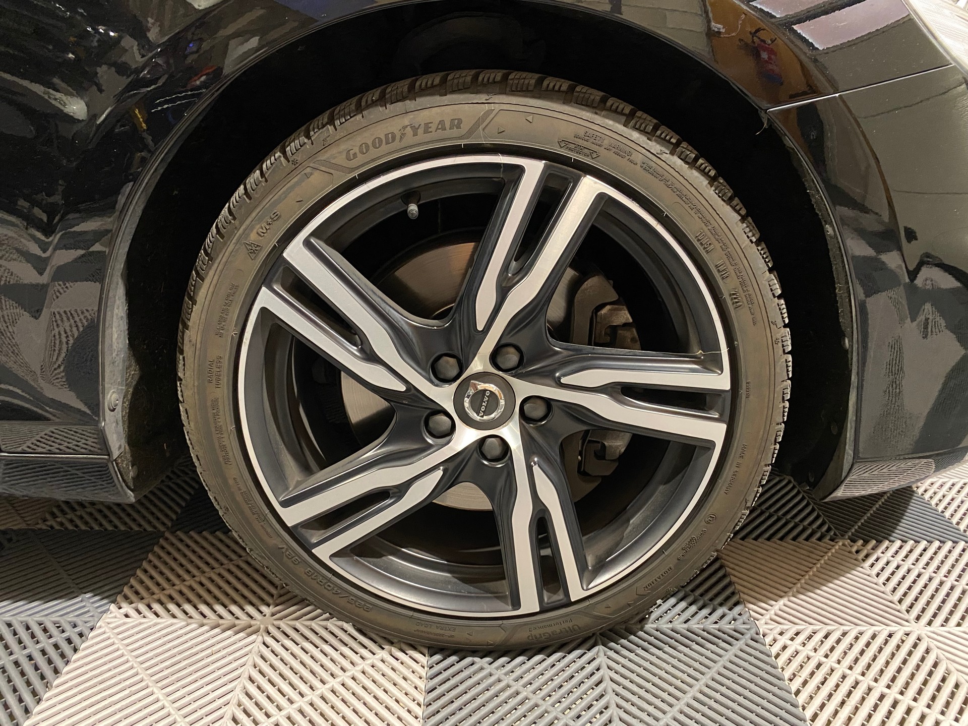 VOLVO V40 T3 R-Design-image-12