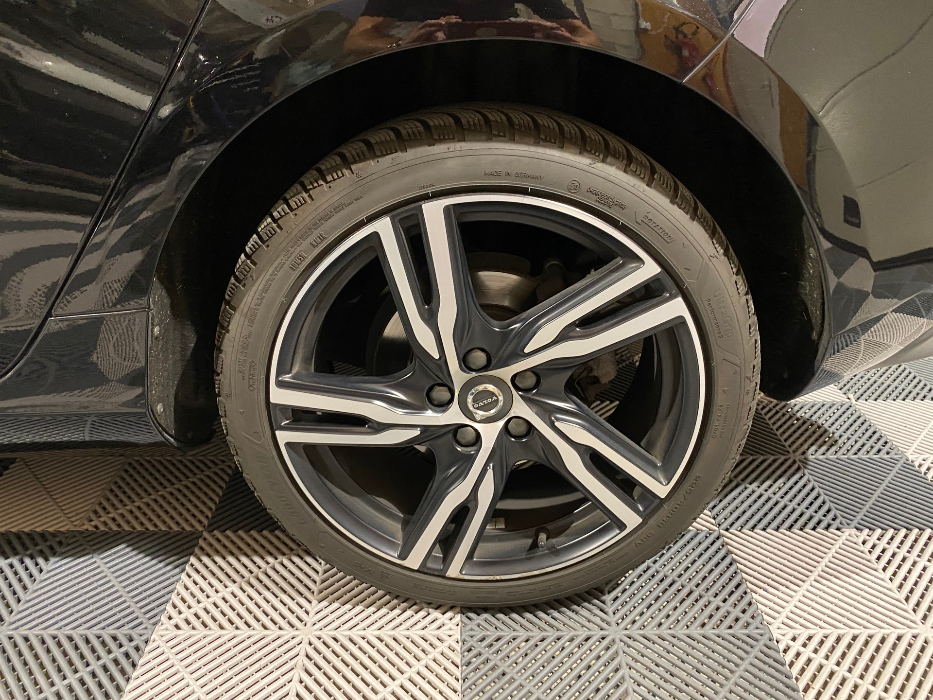 VOLVO V40 T3 R-Design-image-14
