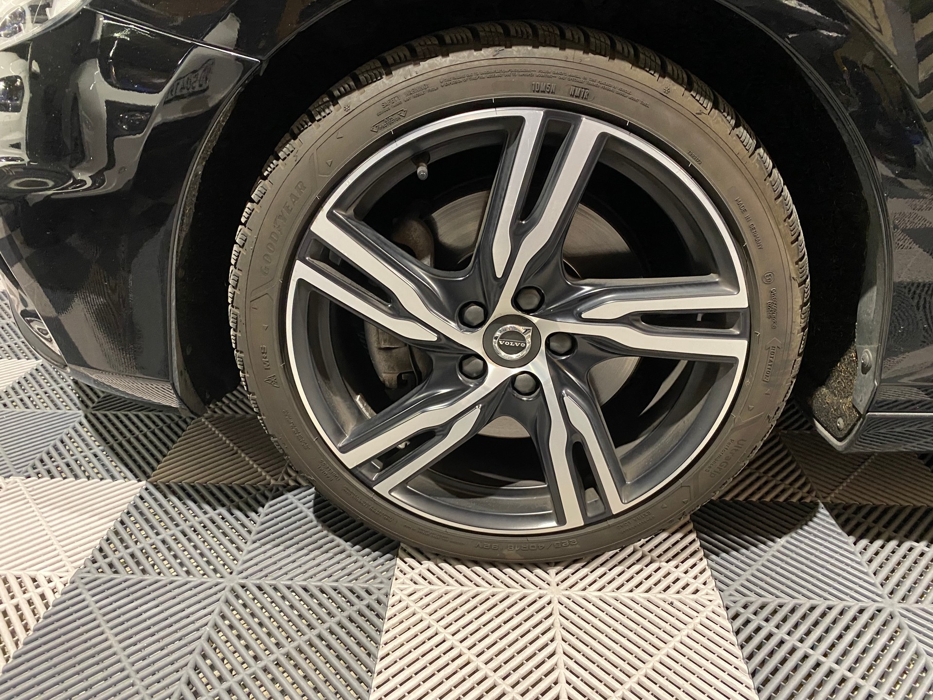 VOLVO V40 T3 R-Design-image-15