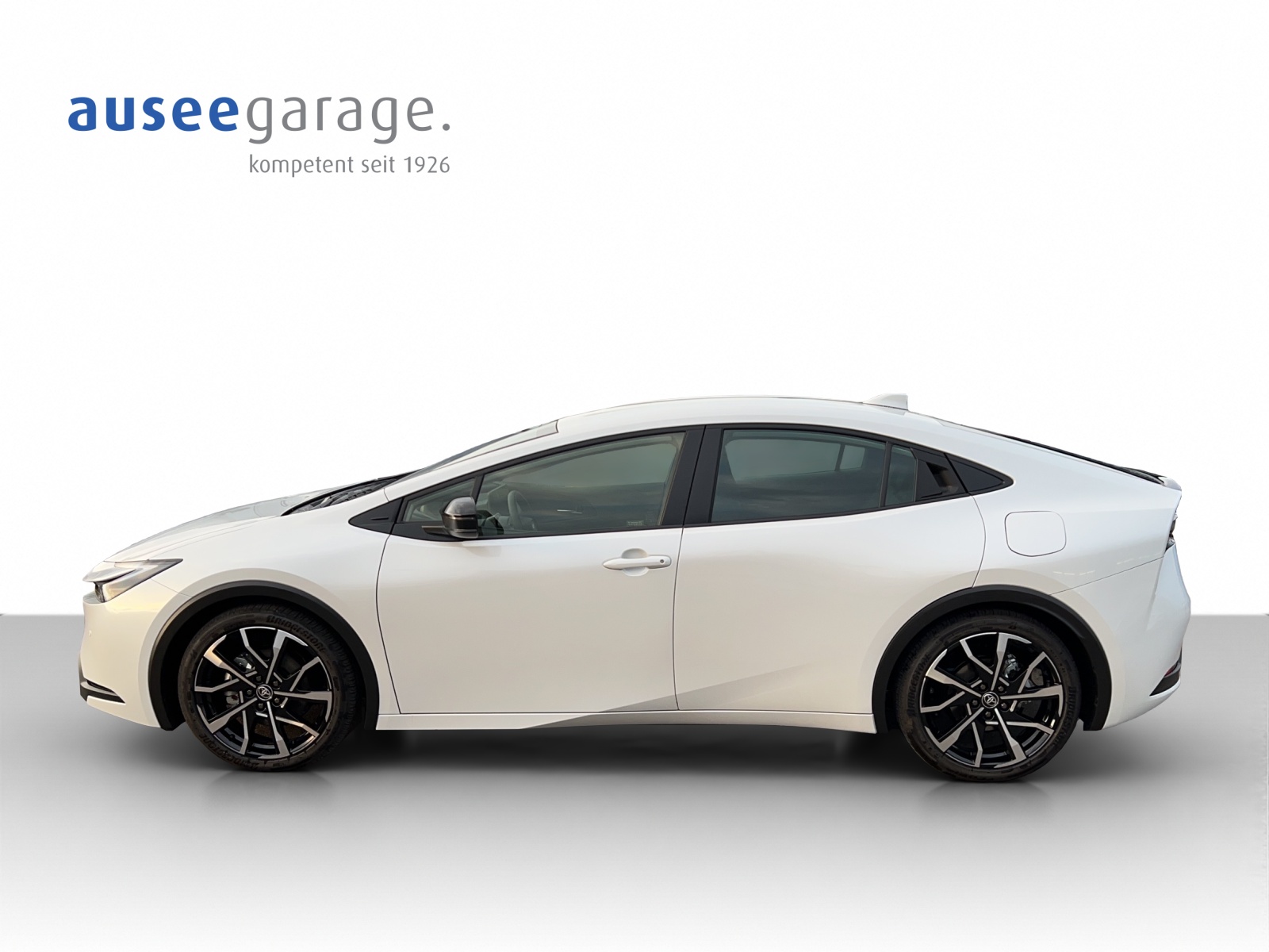 TOYOTA Prius 2.0 Plug-In-Hybrid Trend-showroom-element-2