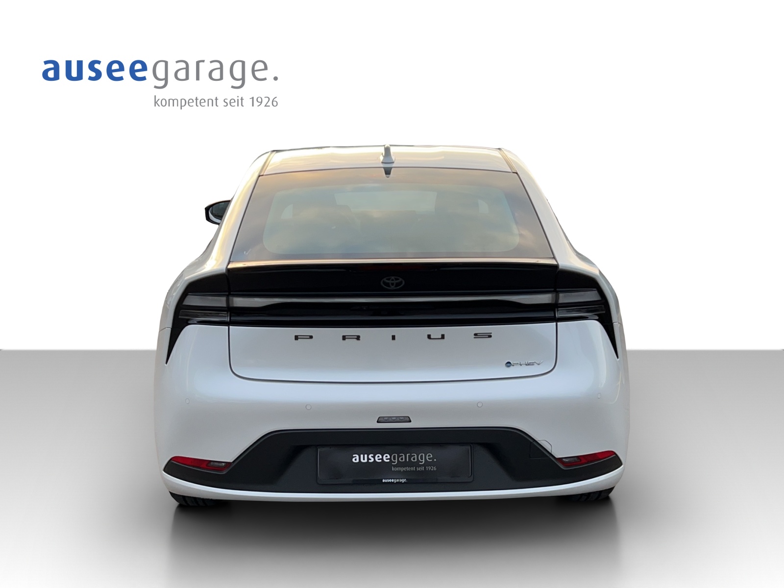 TOYOTA Prius 2.0 Plug-In-Hybrid Trend-showroom-element-1