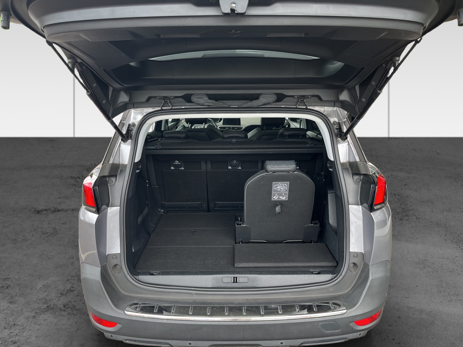 PEUGEOT 5008 1.6 BlueHDi Allure ETA-image-12