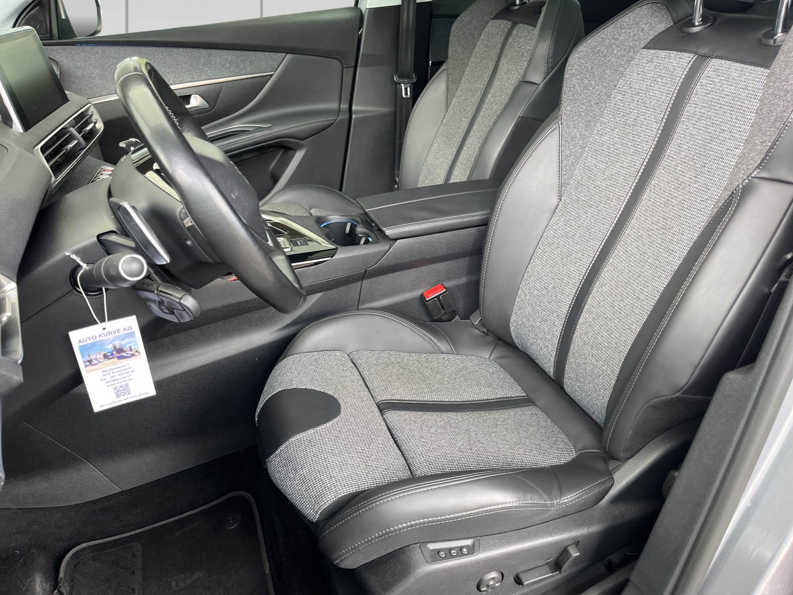 PEUGEOT 5008 1.6 BlueHDi Allure ETA-image-6