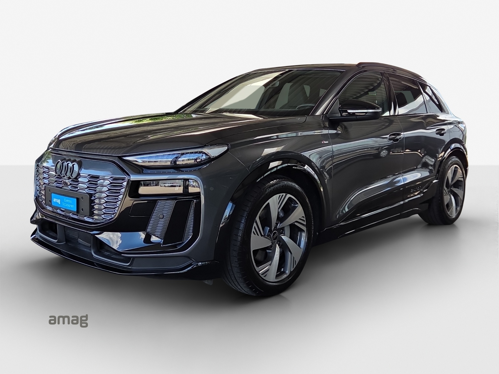 AUDI Q6 e-tron quattro