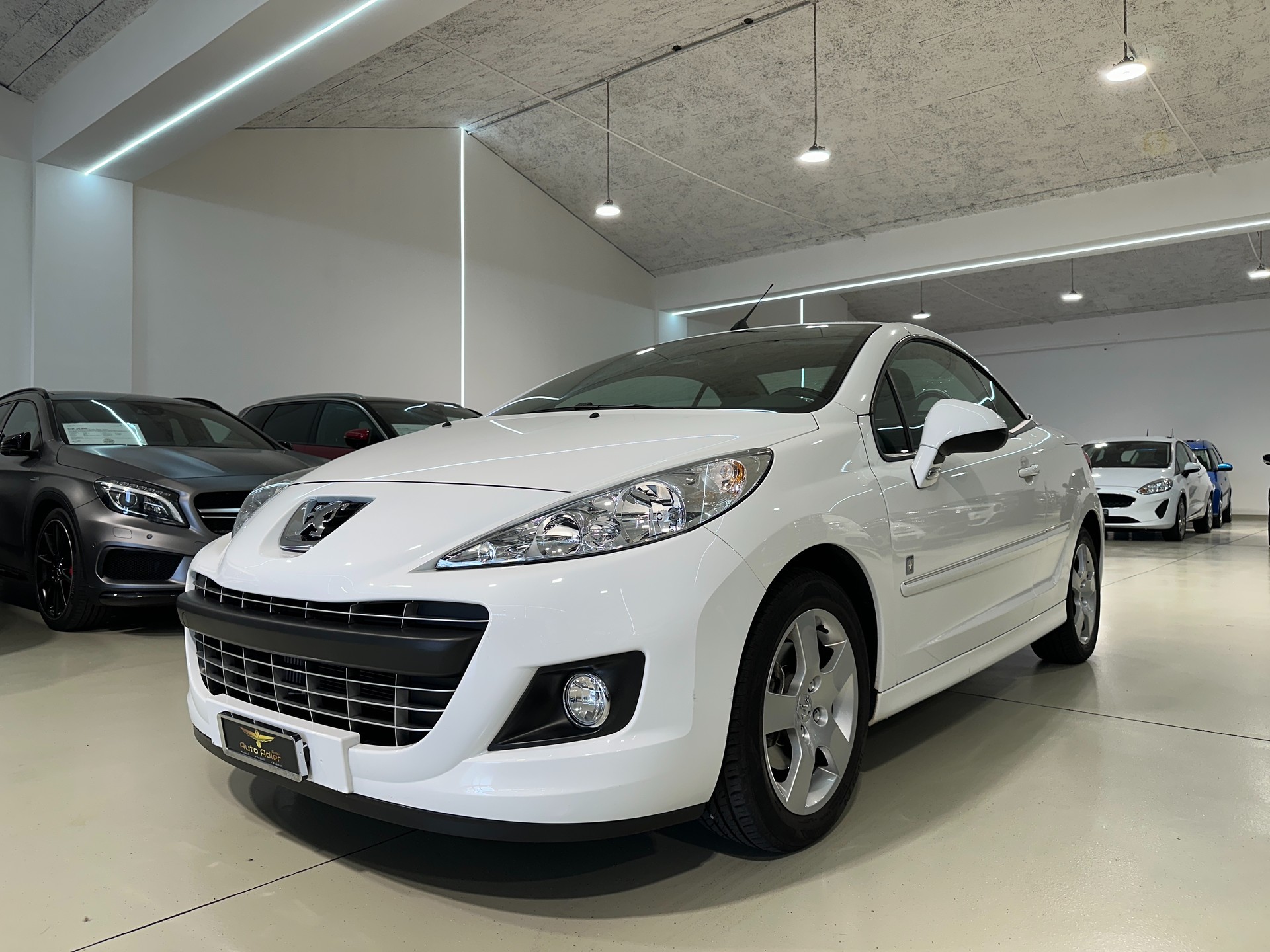 PEUGEOT 207 CC 1.6 16V Turbo Swiss Edition-showroom-element-2