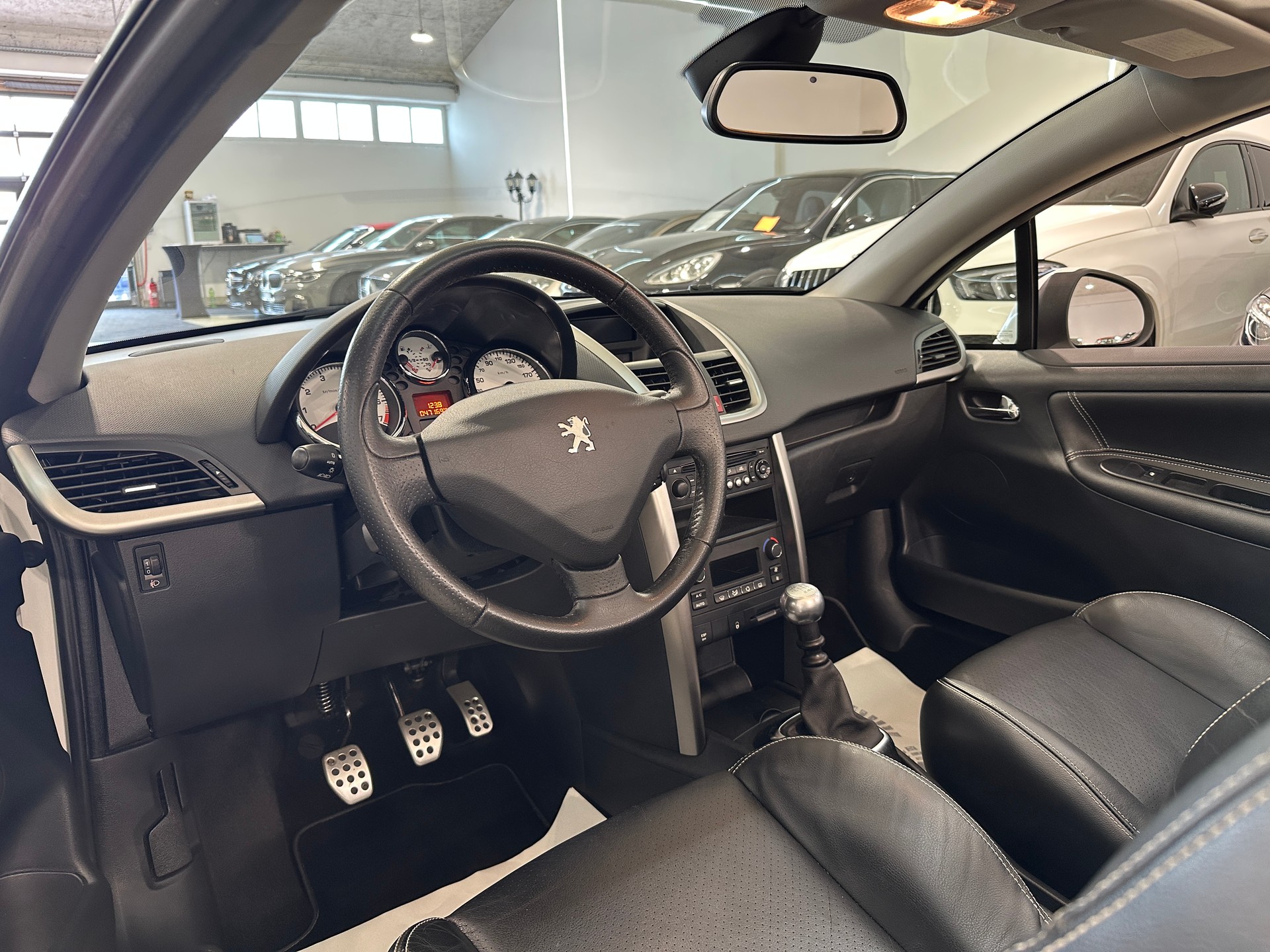 PEUGEOT 207 CC 1.6 16V Turbo Swiss Edition-showroom-element-1