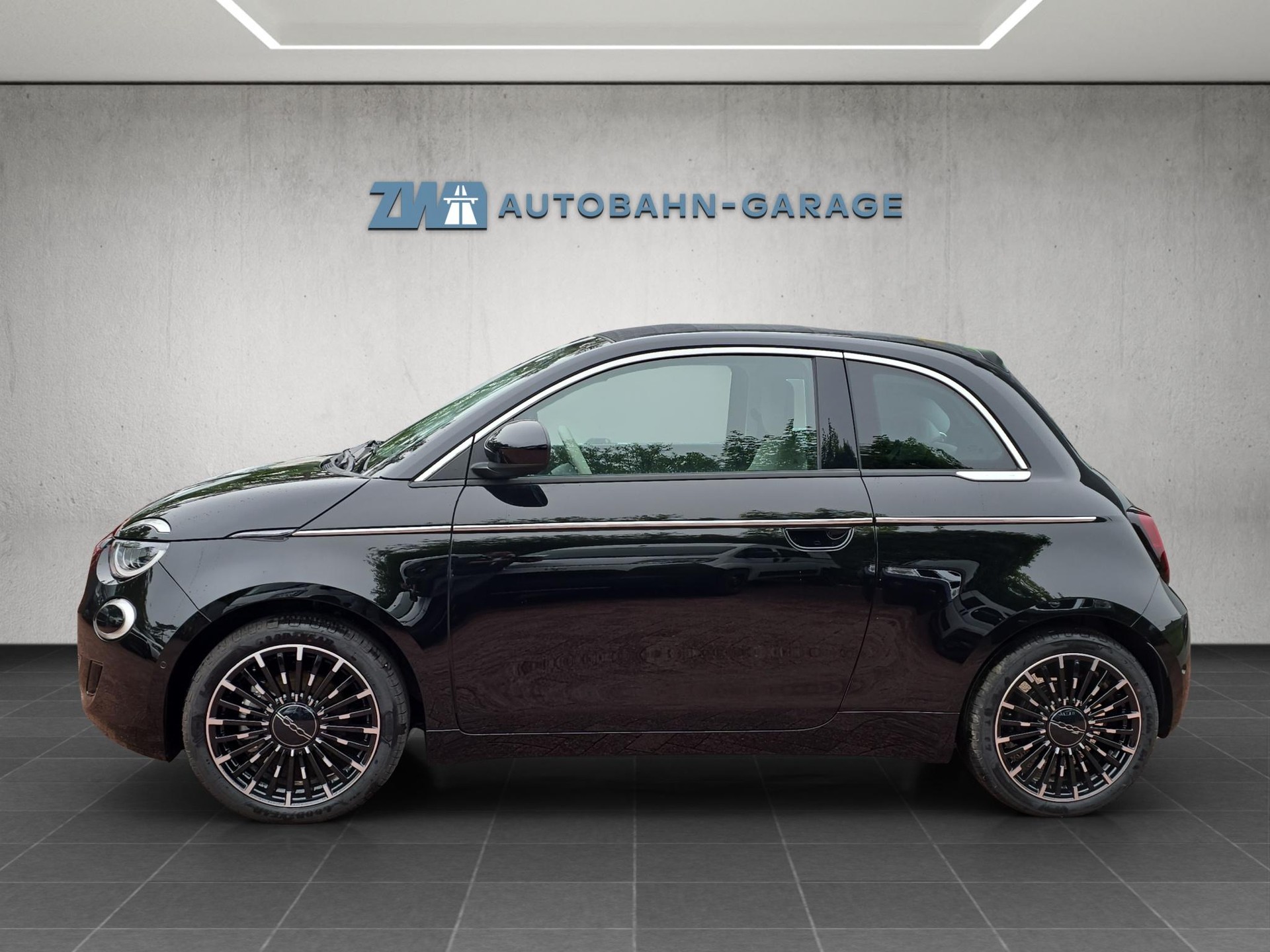 FIAT 500 Cabrio La Prima-image-1