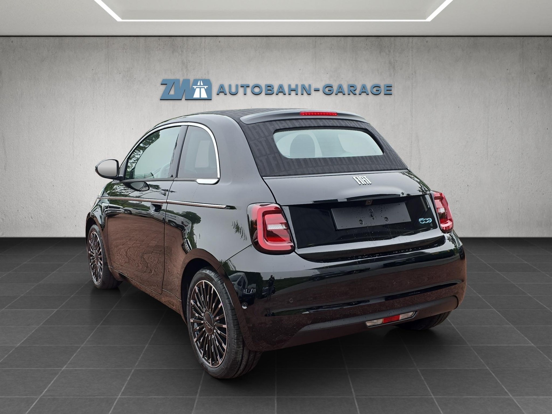 FIAT 500 Cabrio La Prima-image-2
