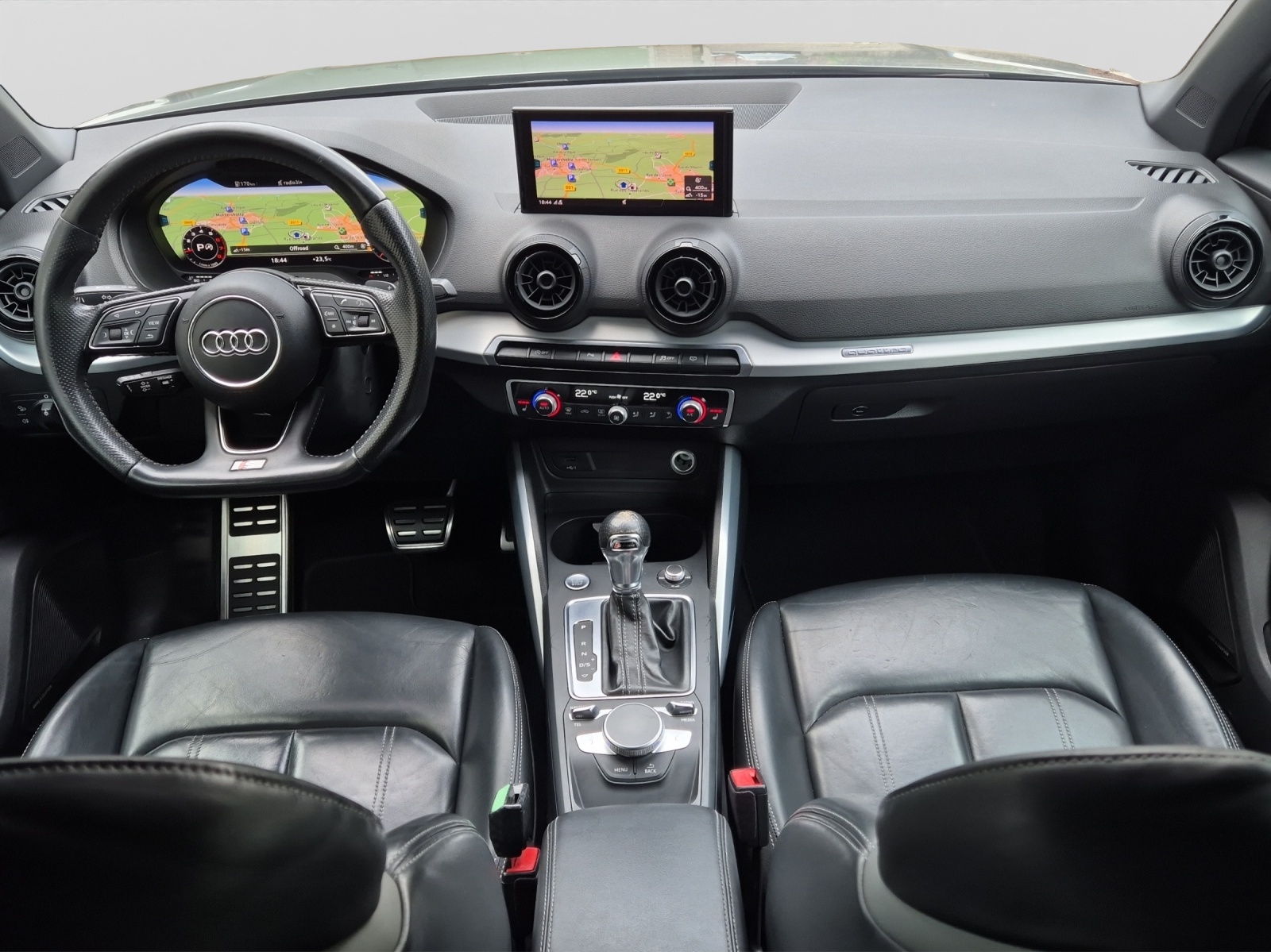 AUDI Q2 2.0 TFSI sport quattro S-LINE-image-9