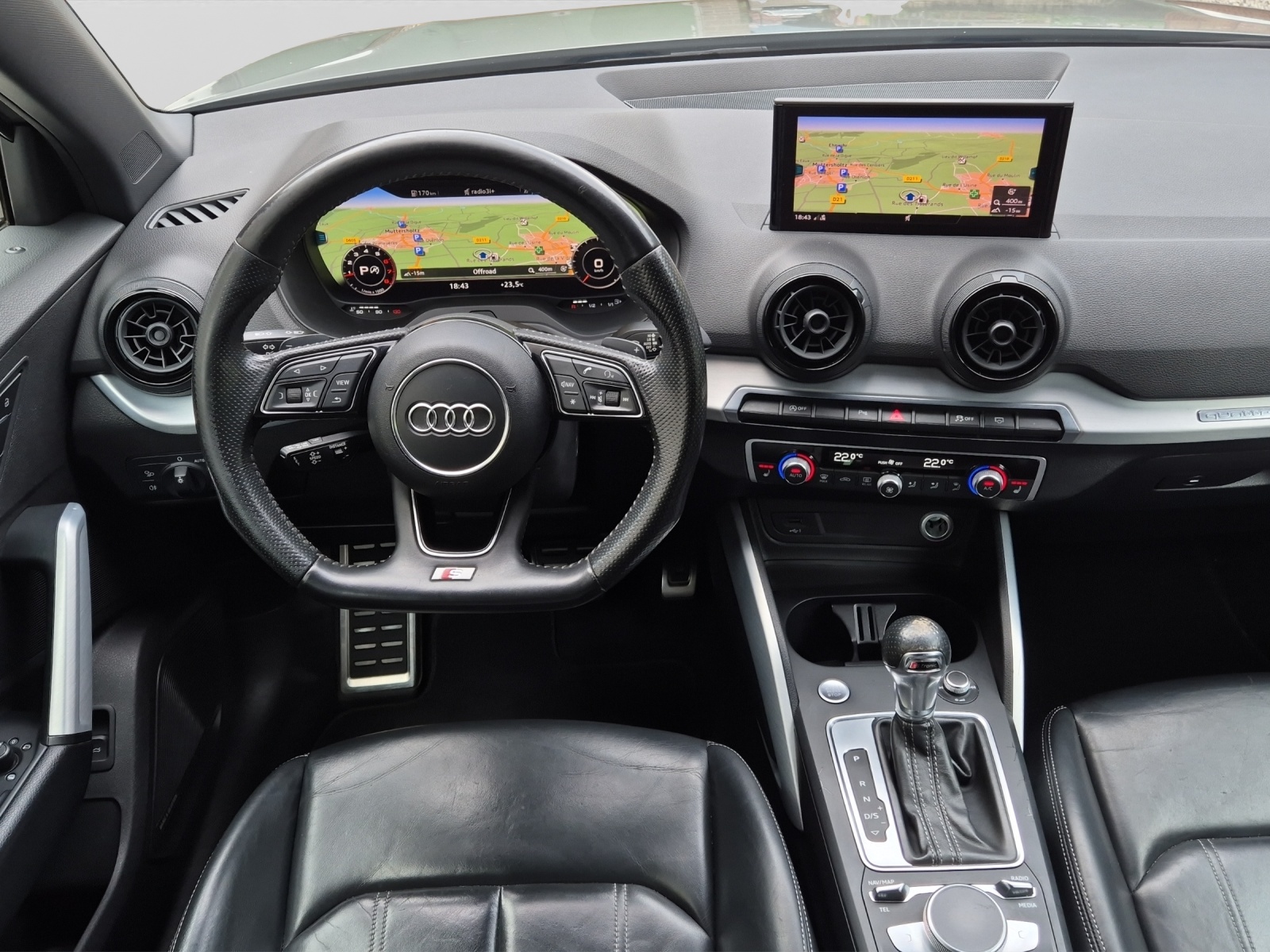 AUDI Q2 2.0 TFSI sport quattro S-LINE-image-10