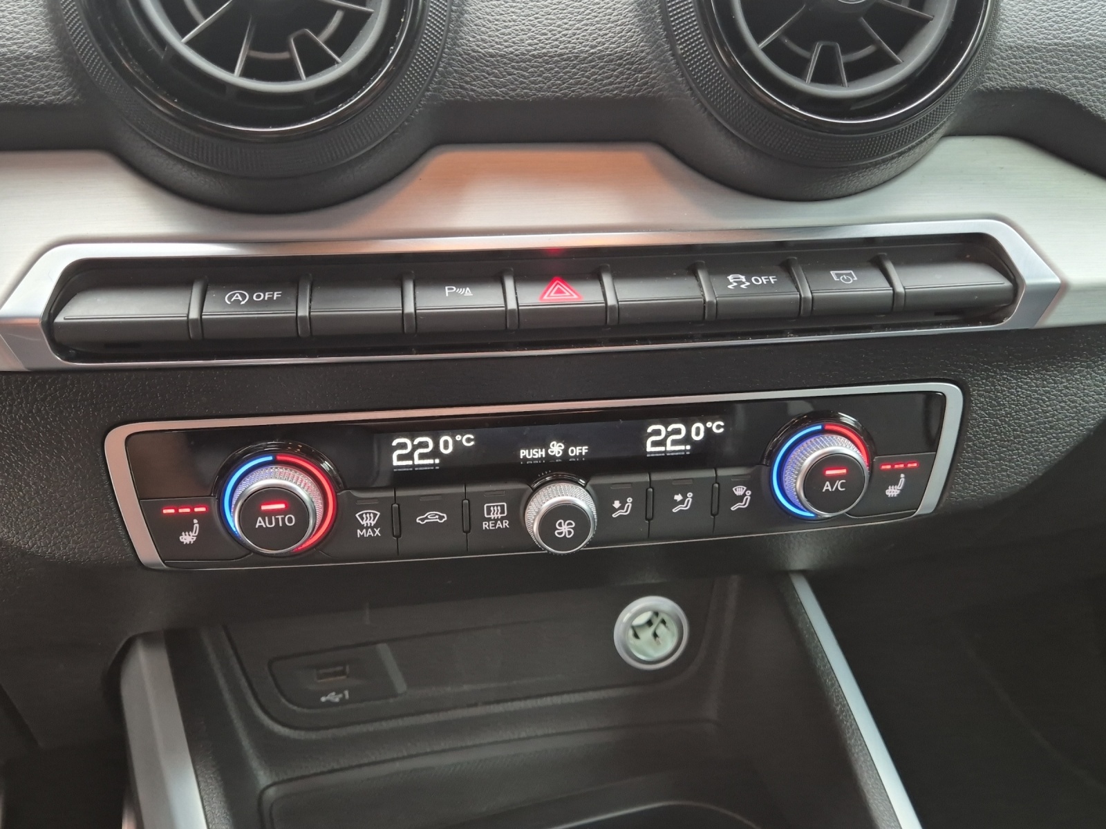 AUDI Q2 2.0 TFSI sport quattro S-LINE-image-12