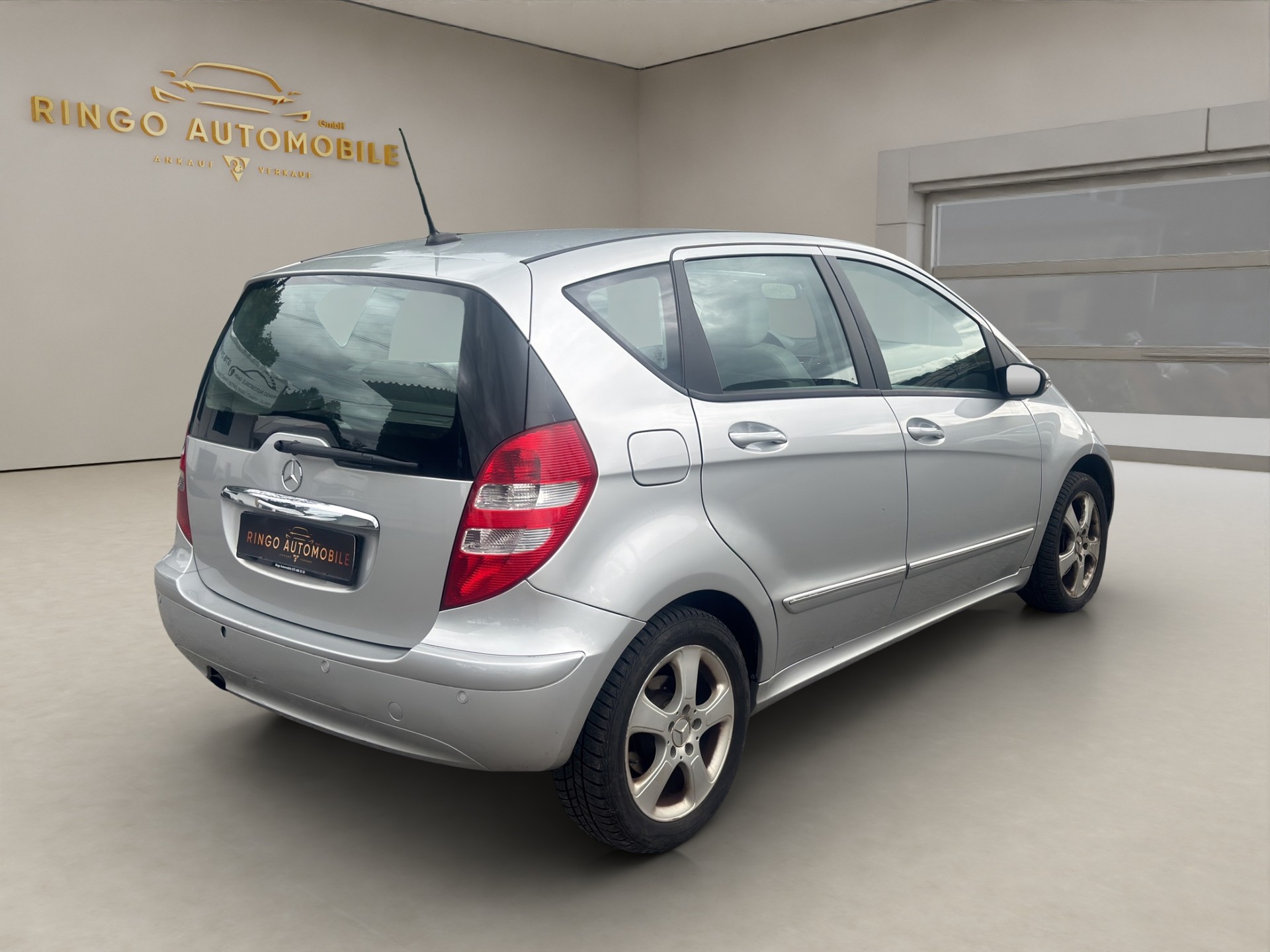 MERCEDES-BENZ A 170 Elégance-image-6