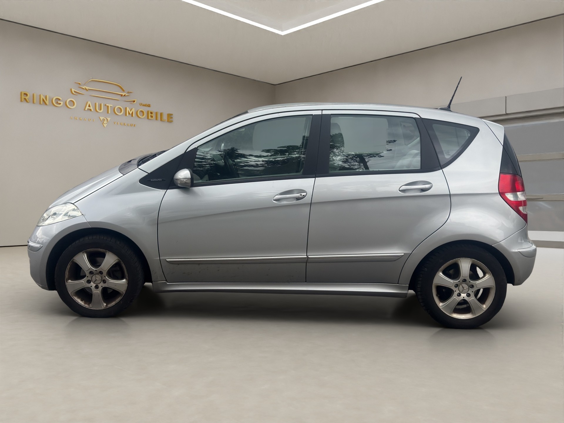 MERCEDES-BENZ A 170 Elégance-showroom-element-3