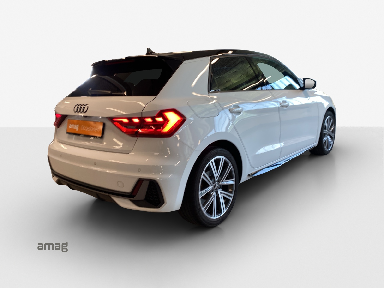 AUDI A1 Sportback 30 TFSI S Line Attraction S-tronic-image-4
