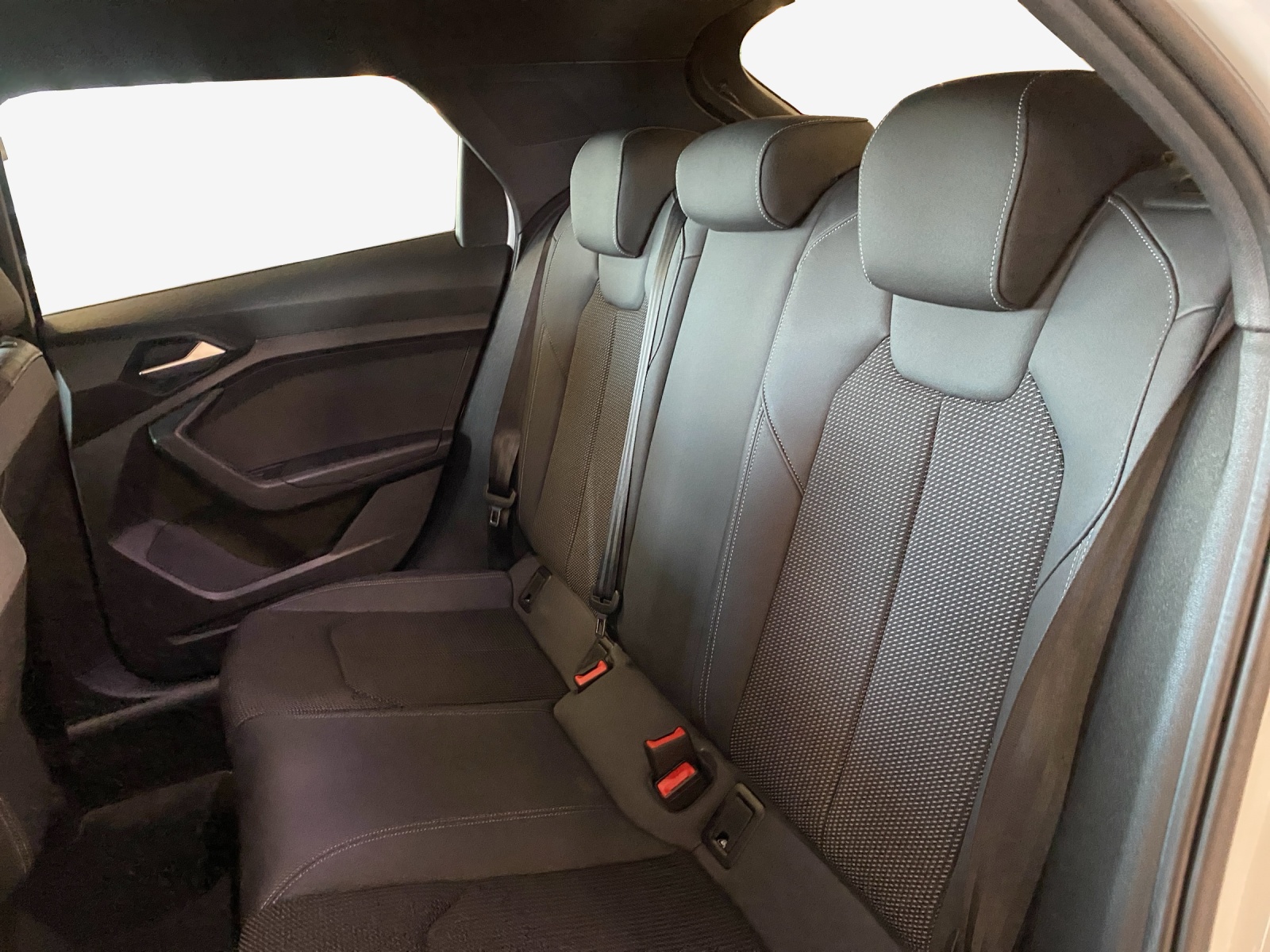 AUDI A1 Sportback 30 TFSI S Line Attraction S-tronic-image-11