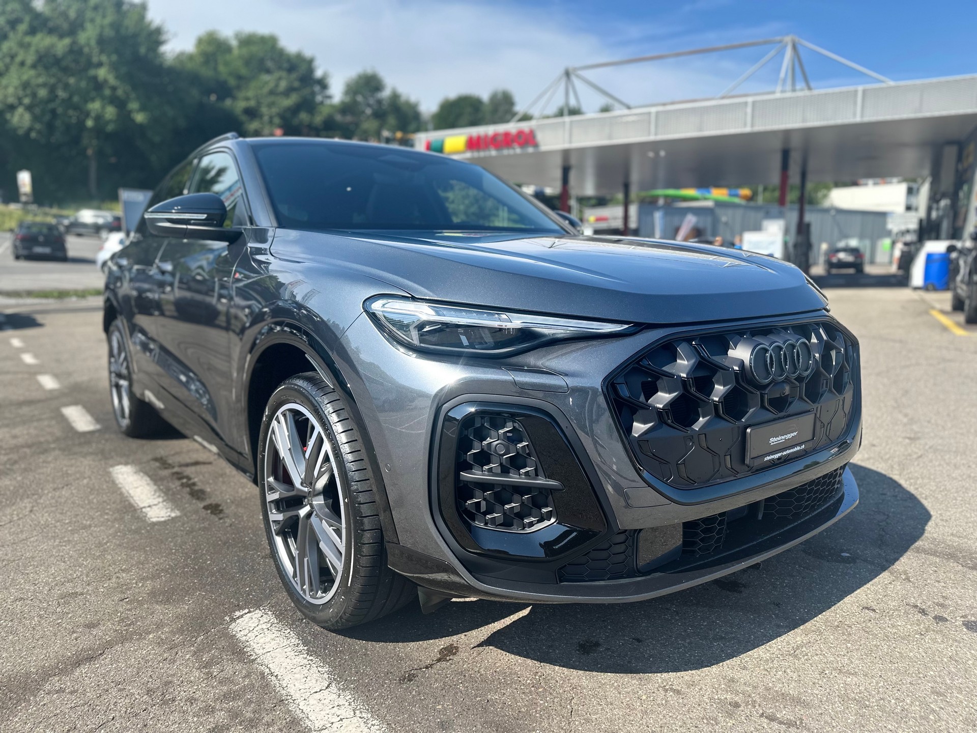 AUDI Q5 TFSI quatto 150 kW S-tronic ° Edition One ° 5 Jahre Werksgarantie °-showroom-element-1