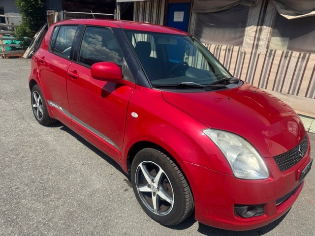 SUZUKI Swift 1.3i 16V GL Top Piz Sulai LE 4x4