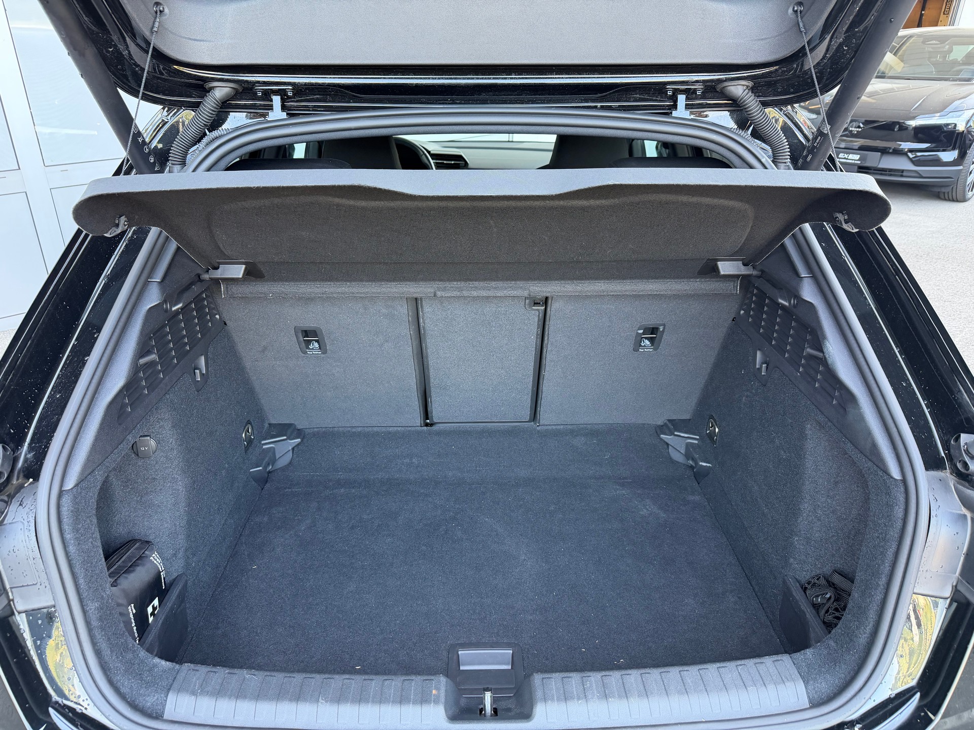 AUDI A3 Sportback 35 TFSI S line Attraction S-tronic-image-24