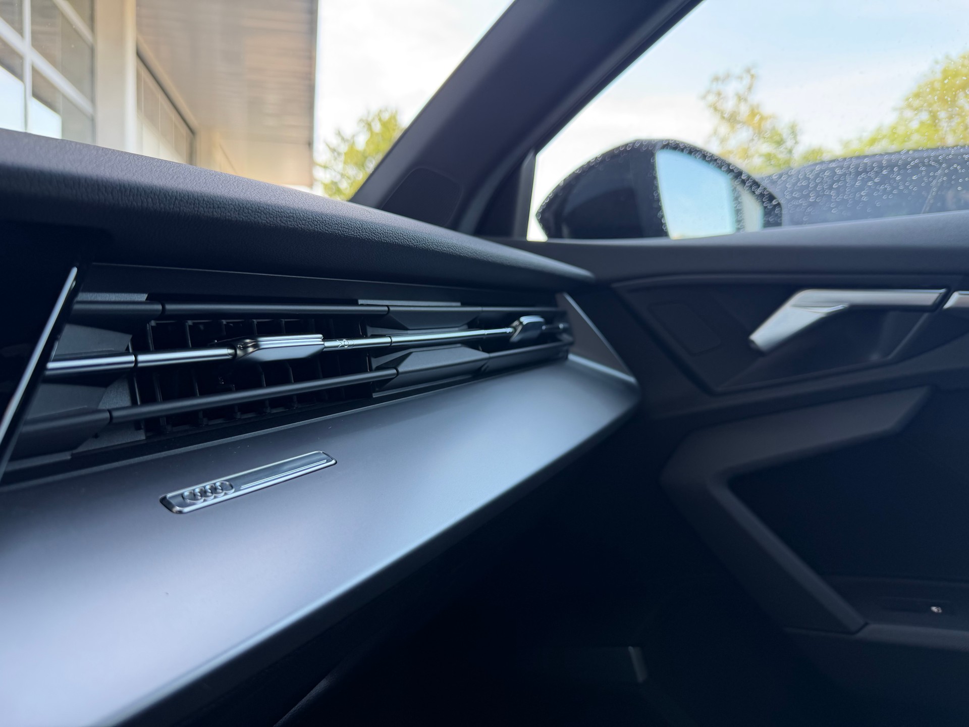 AUDI A3 Sportback 35 TFSI S line Attraction S-tronic-image-12