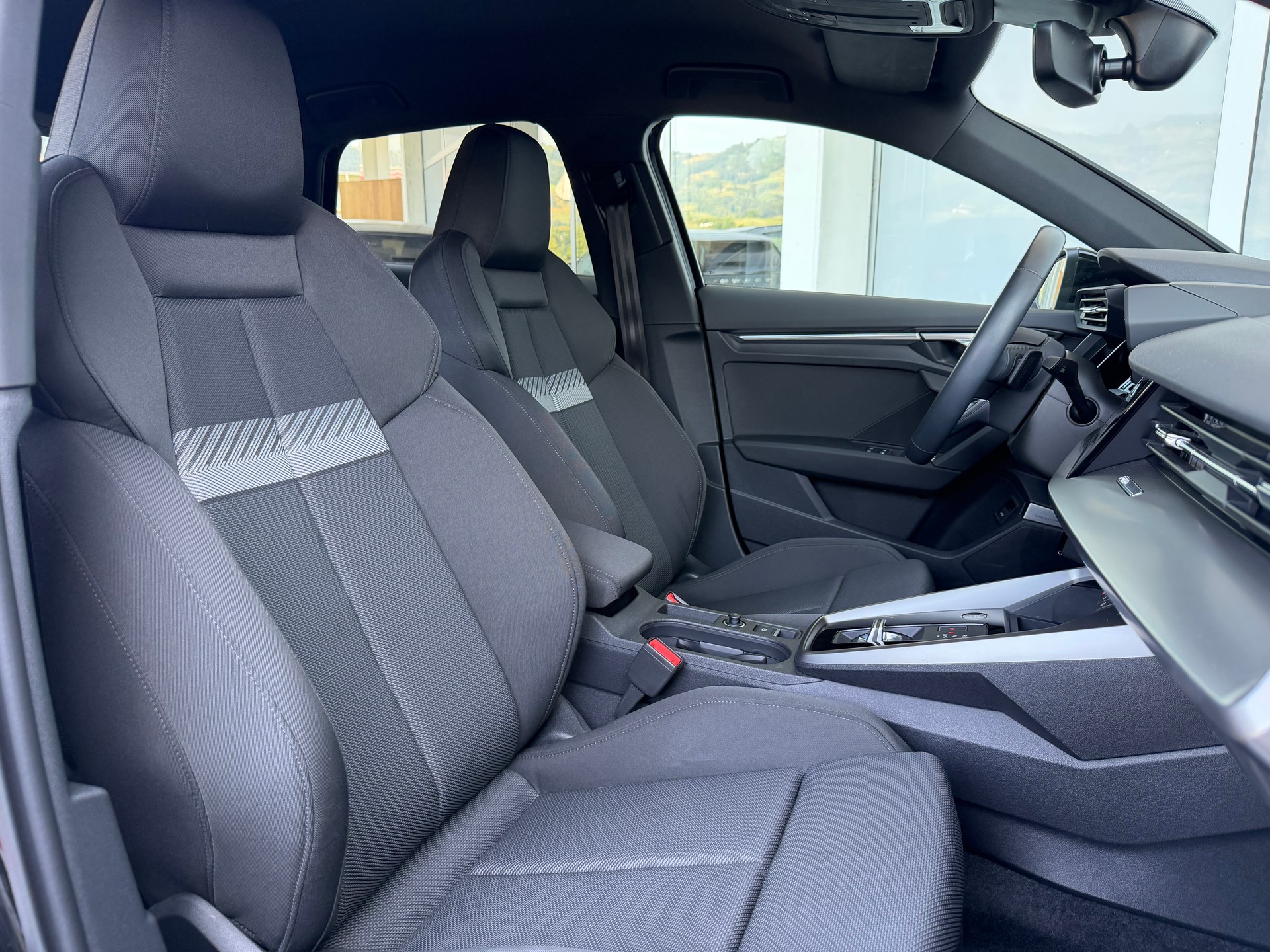 AUDI A3 Sportback 35 TFSI S line Attraction S-tronic-showroom-element-3