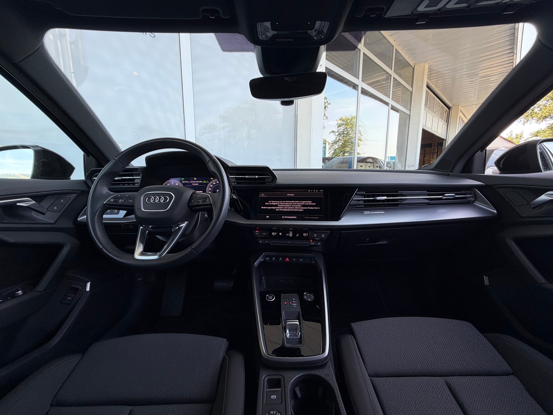 AUDI A3 Sportback 35 TFSI S line Attraction S-tronic-image-8