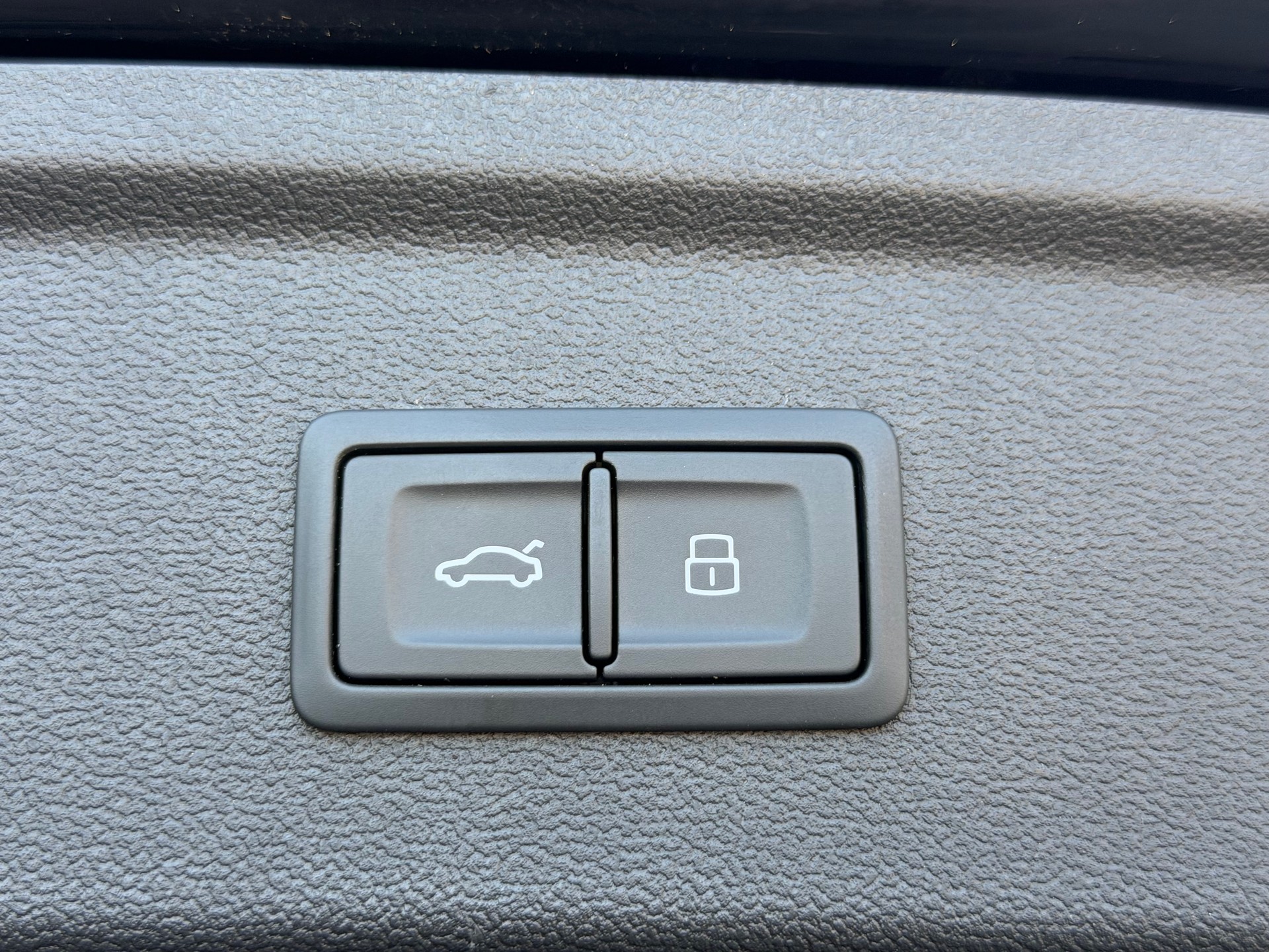 AUDI A3 Sportback 35 TFSI S line Attraction S-tronic-image-25