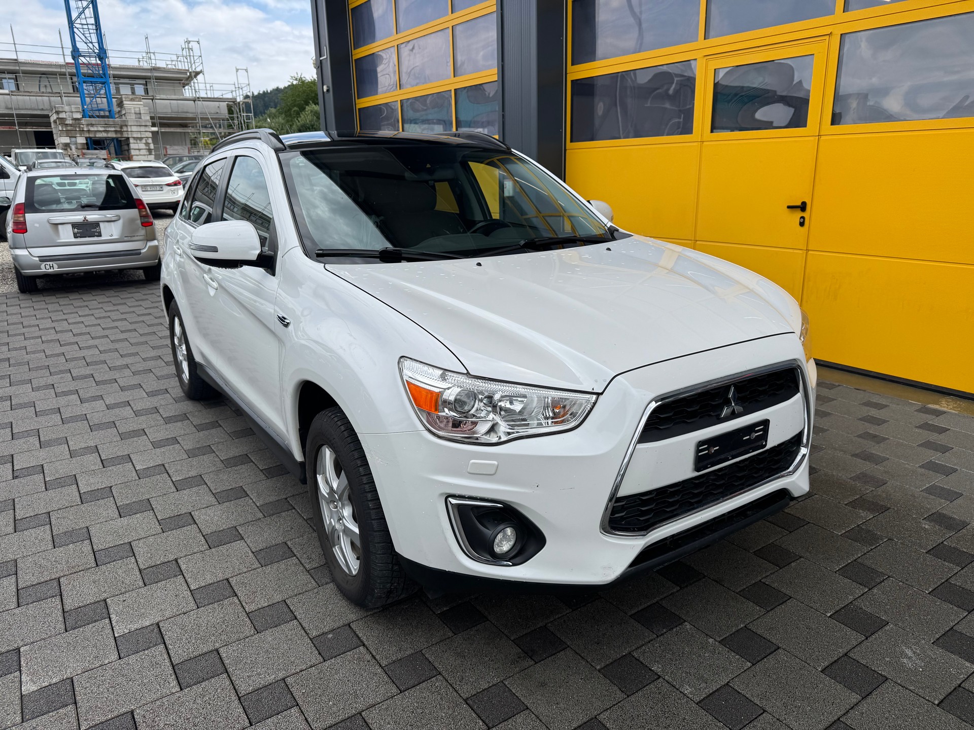 MITSUBISHI ASX 2.2 DID Navigator 4WD Automatic-image-2