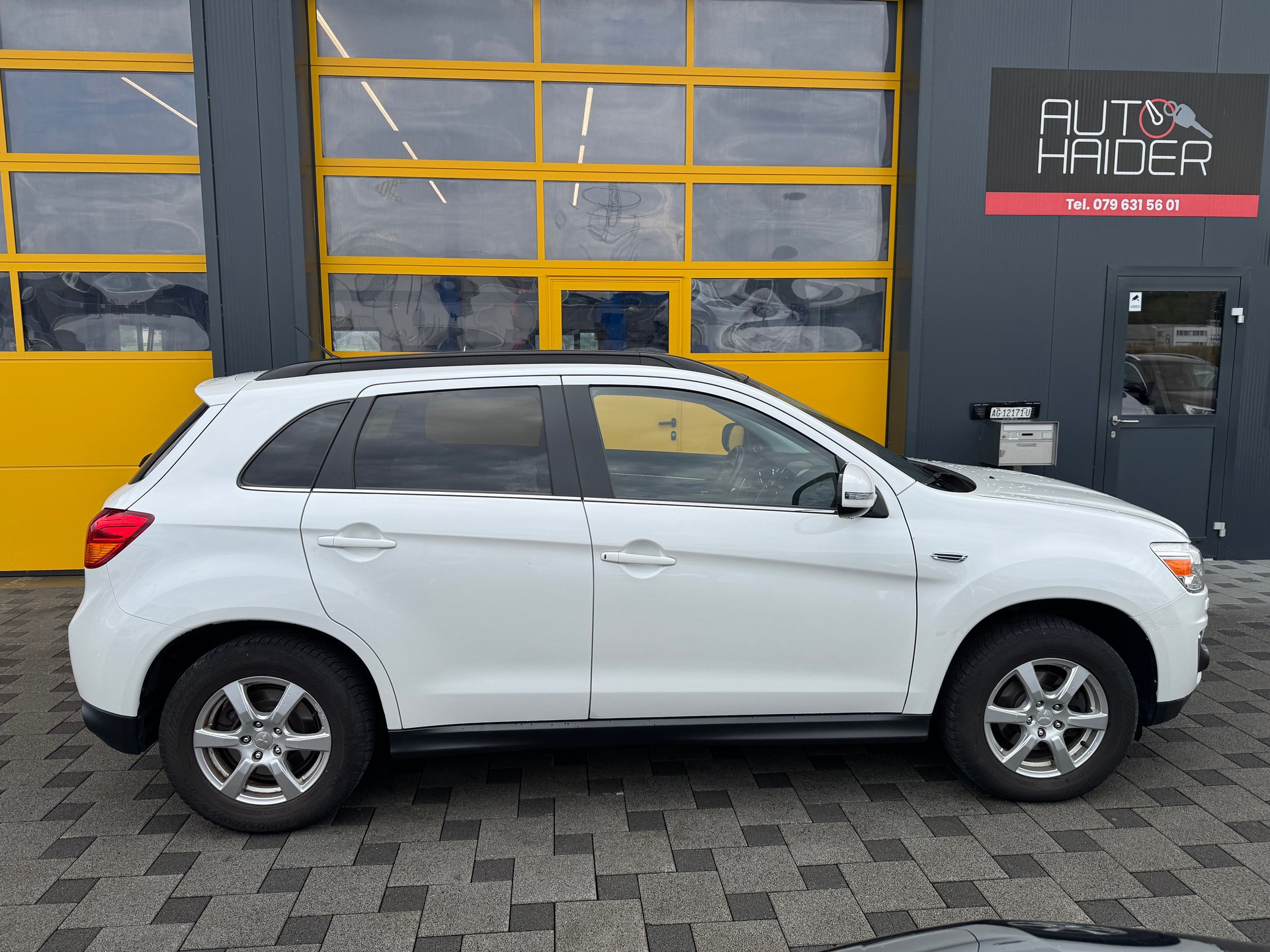 MITSUBISHI ASX 2.2 DID Navigator 4WD Automatic-image-4