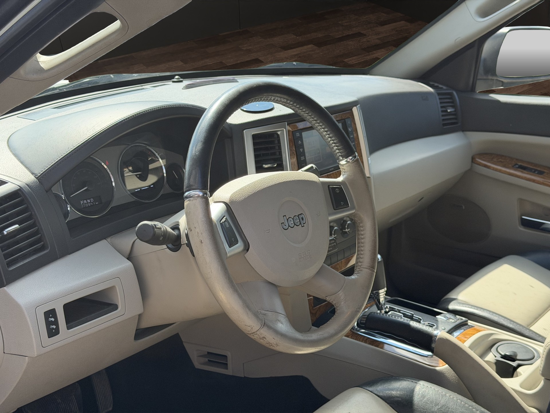 JEEP Grand Cherokee 3.0 CRD Laredo Automatic-image-6