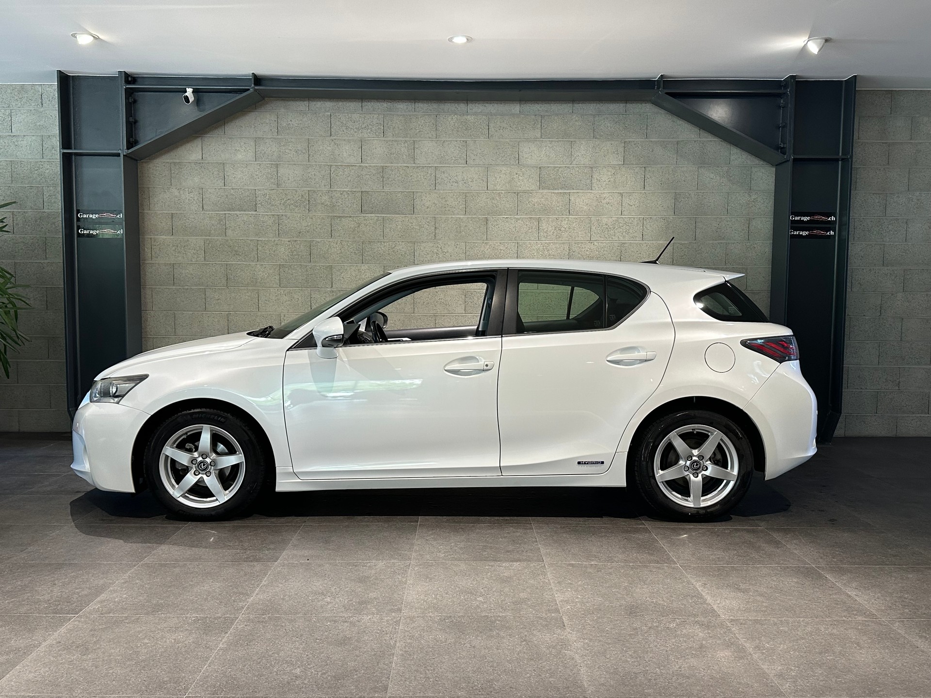 LEXUS CT 200h 1.8 comfort