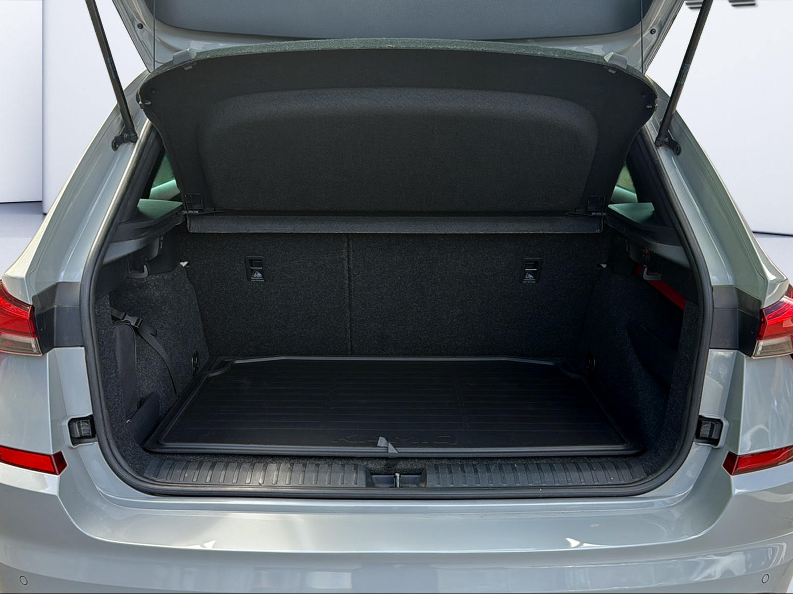 SKODA Kamiq 1.0 TSI Monte Carlo DSG-image-8