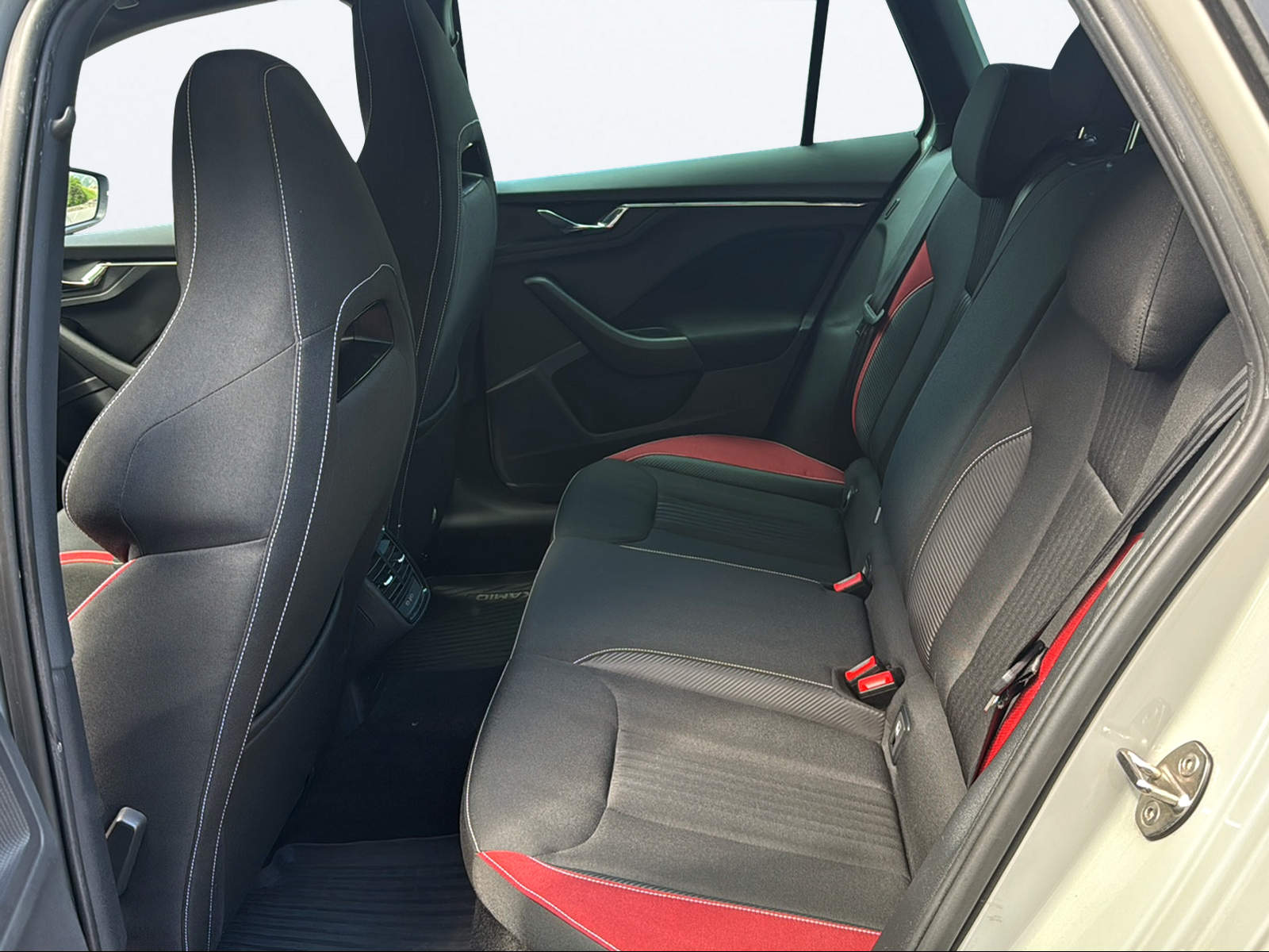 SKODA Kamiq 1.0 TSI Monte Carlo DSG-image-13