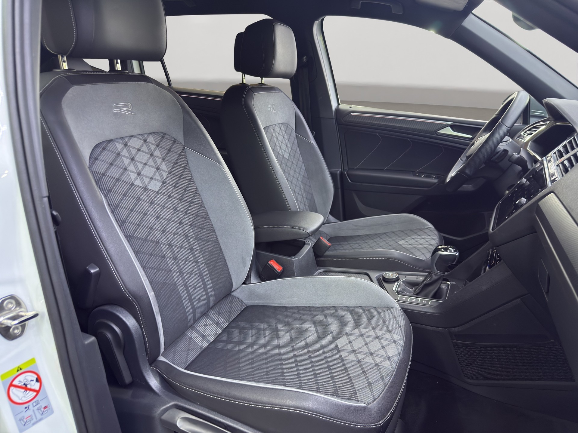 VW Tiguan Allspace 2.0TSI R-Line 4Motion DSG-image-13