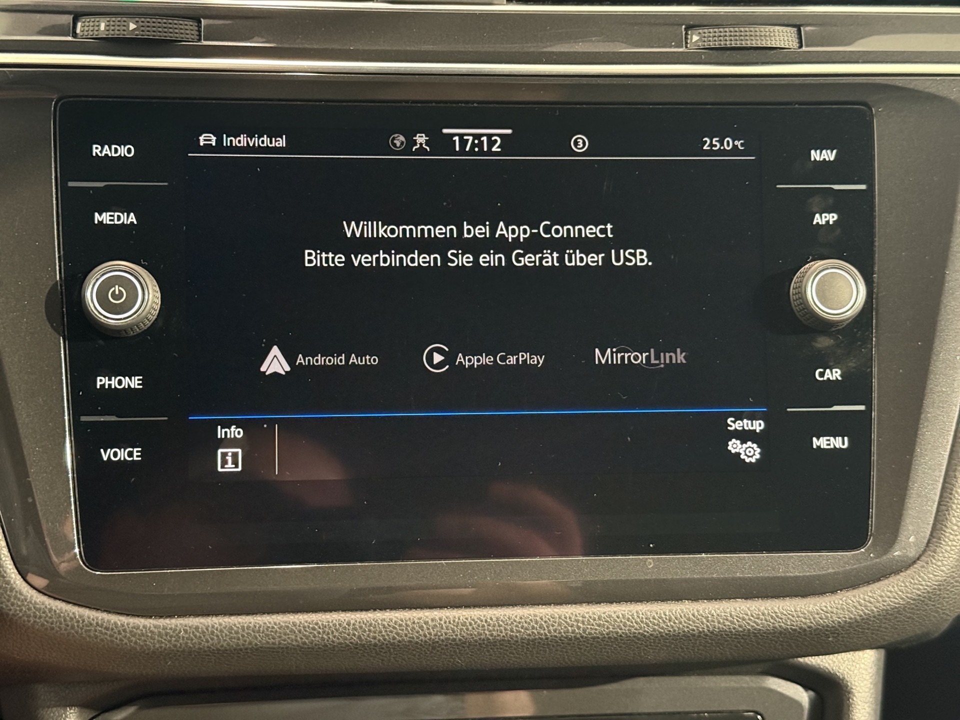 VW Tiguan Allspace 2.0TSI R-Line 4Motion DSG-image-20