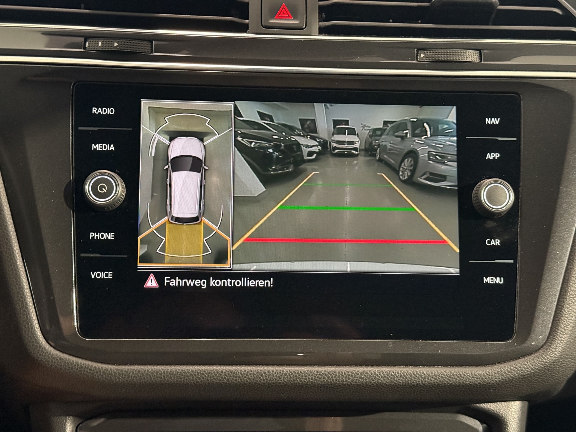 VW Tiguan Allspace 2.0TSI R-Line 4Motion DSG-image-15