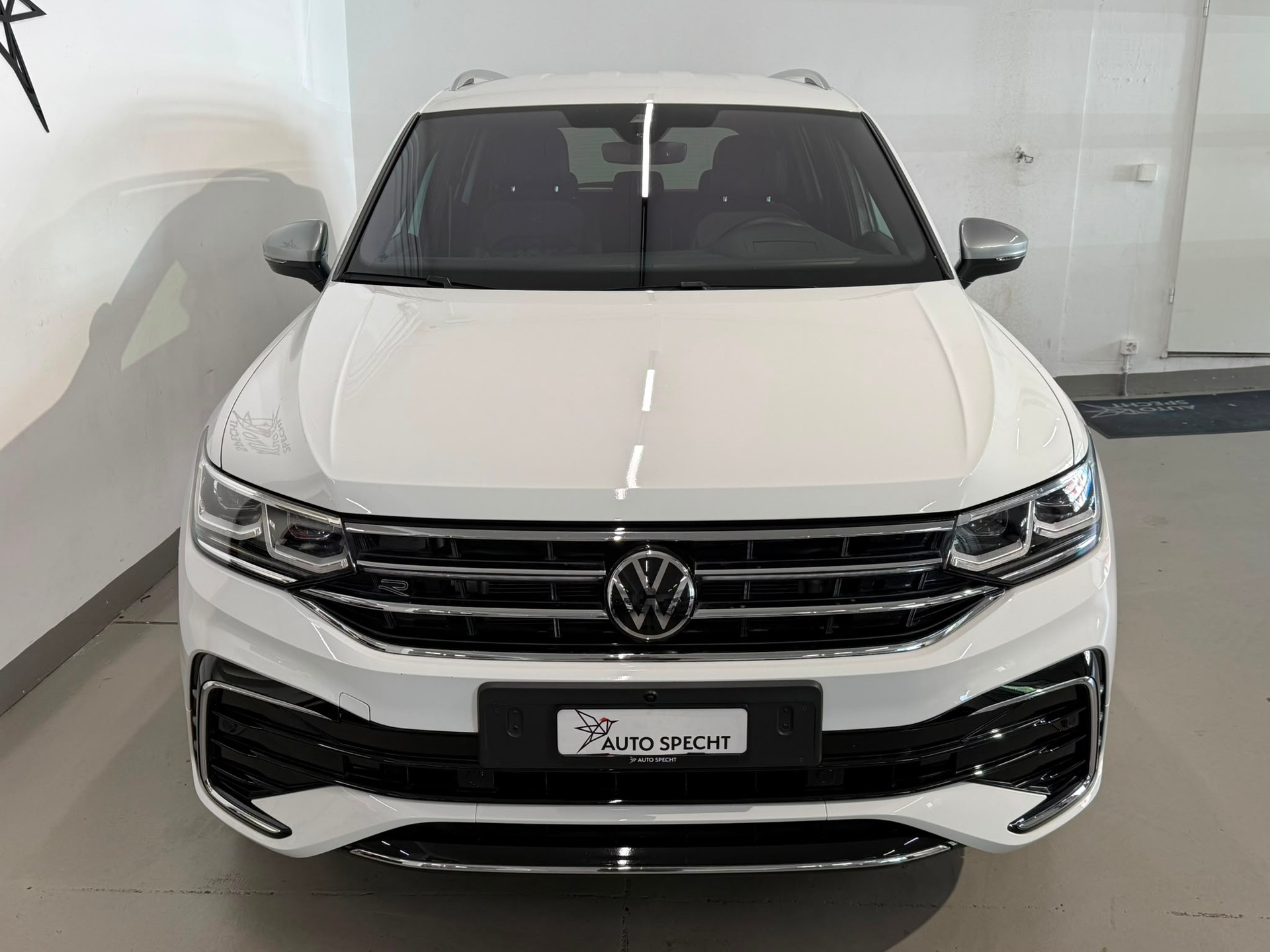 VW Tiguan Allspace 2.0TSI R-Line 4Motion DSG-showroom-element-2