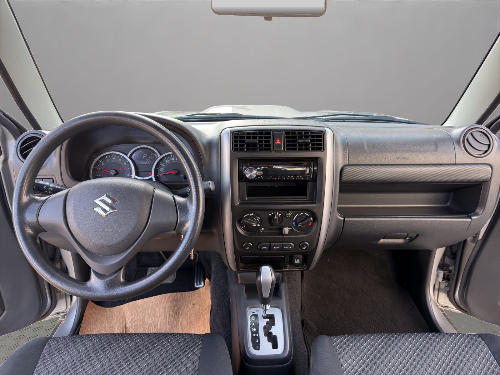SUZUKI Jimny 1.3 16V Compact Top Automatic-image-12