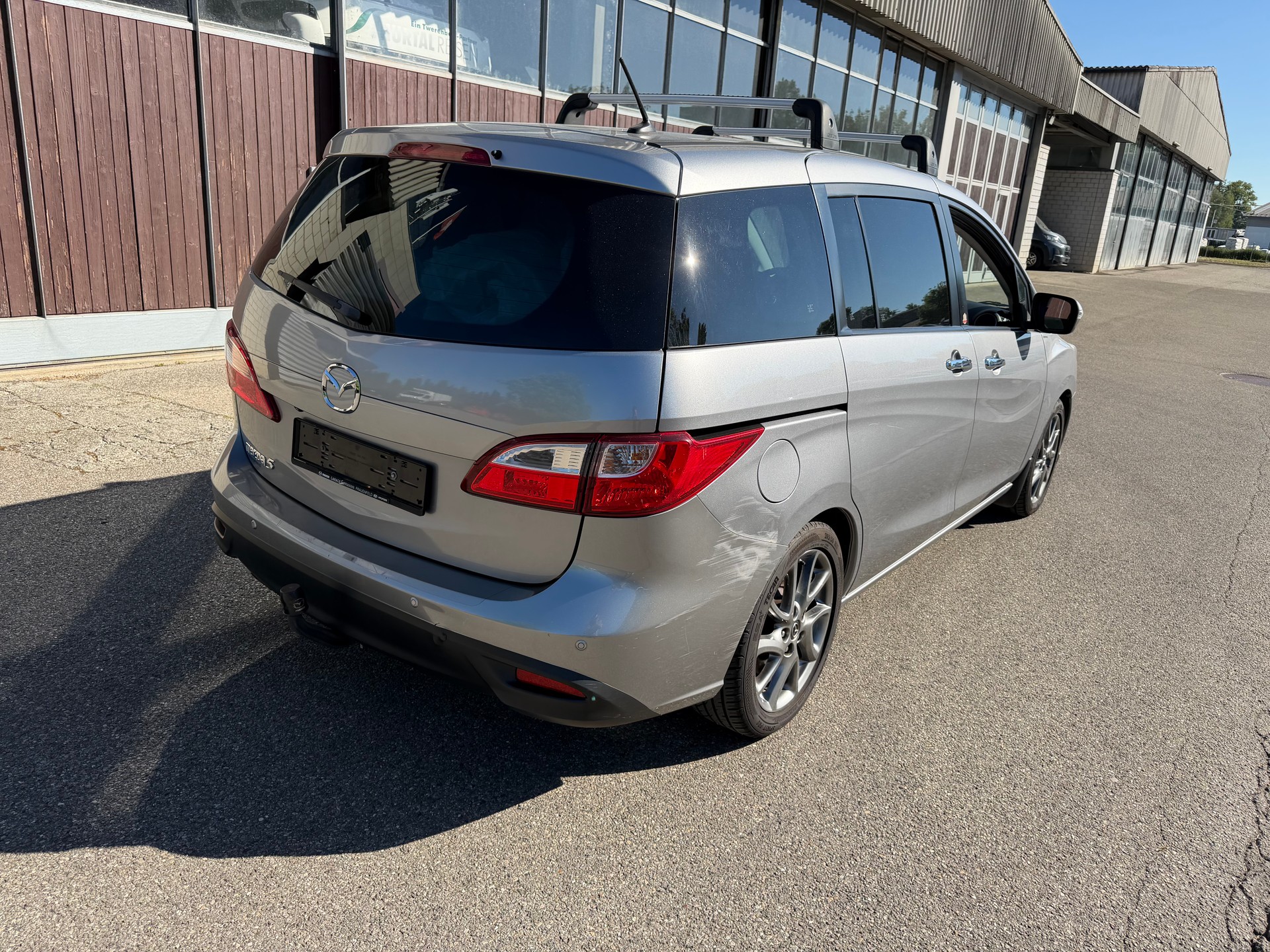 MAZDA 5 2.0 16V Voila ma Suisse Edition+ Activematic-image-4