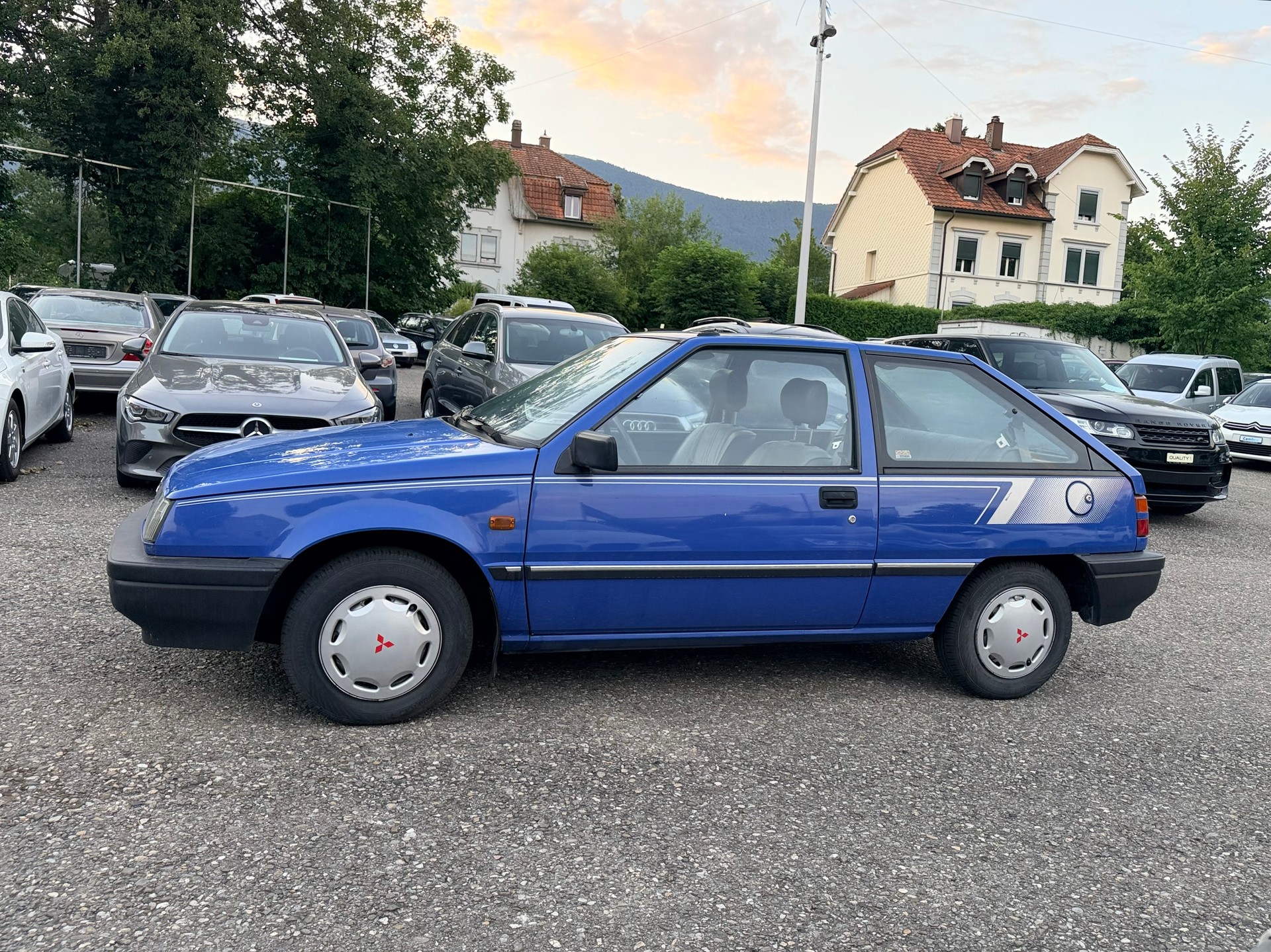 MITSUBISHI Colt 1300 GL-showroom-element-3