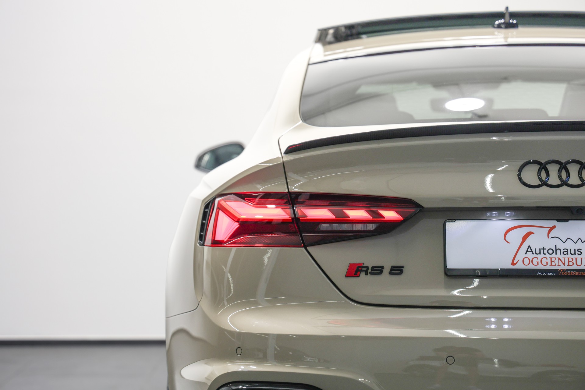 AUDI RS5 Sportback 2.9 TFSI quattro tiptronic *Facelift*Competition Paket*Individual-Lackierung Mocha Latte*-image-14
