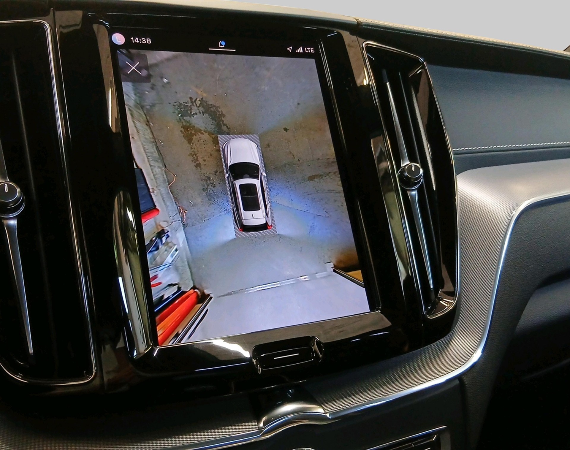 VOLVO XC60 2.0 T8 TE Polestar eAWD-image-13
