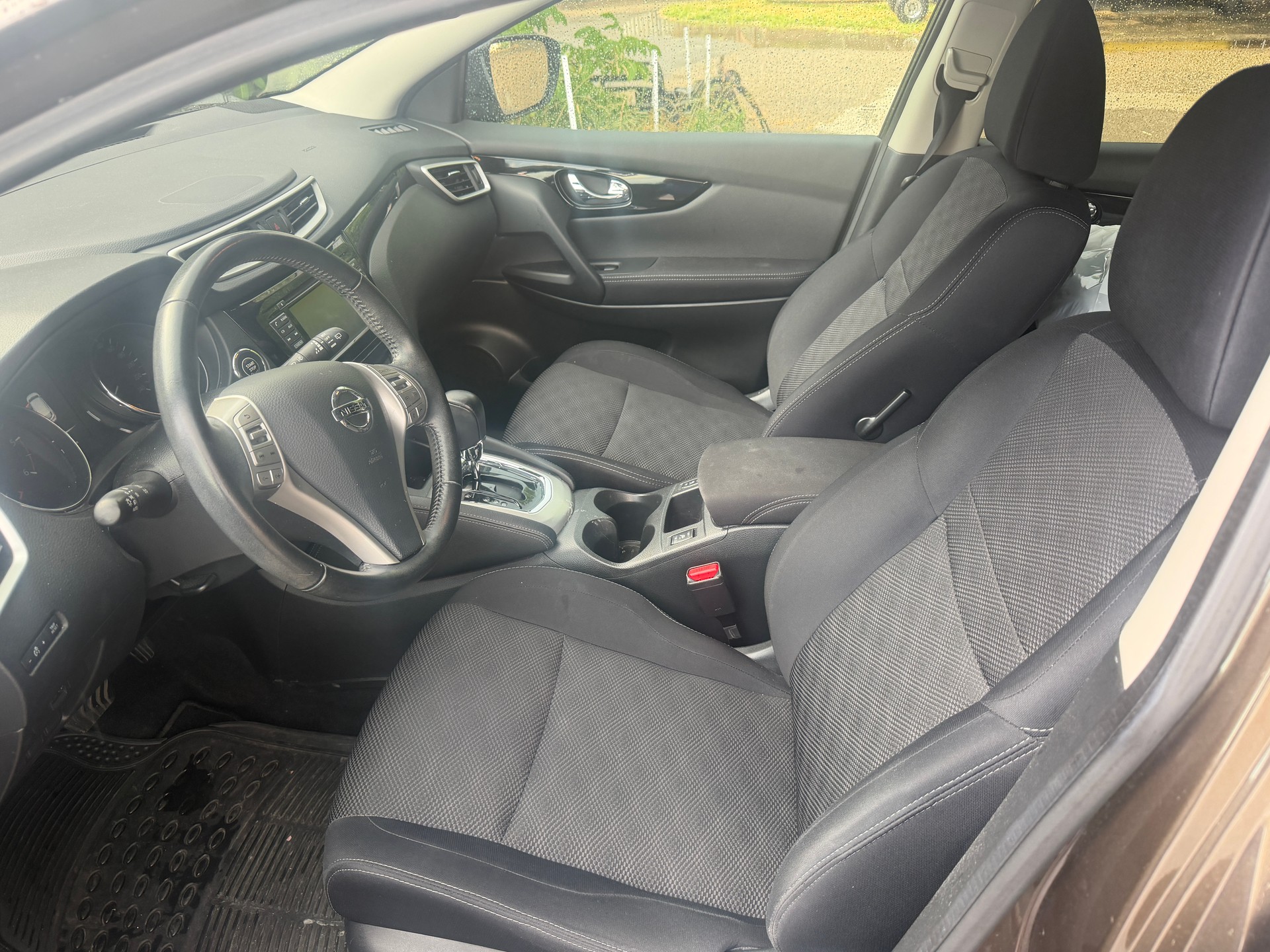 NISSAN Qashqai 1.6 dCi 360° Xtronic CVT-image-4