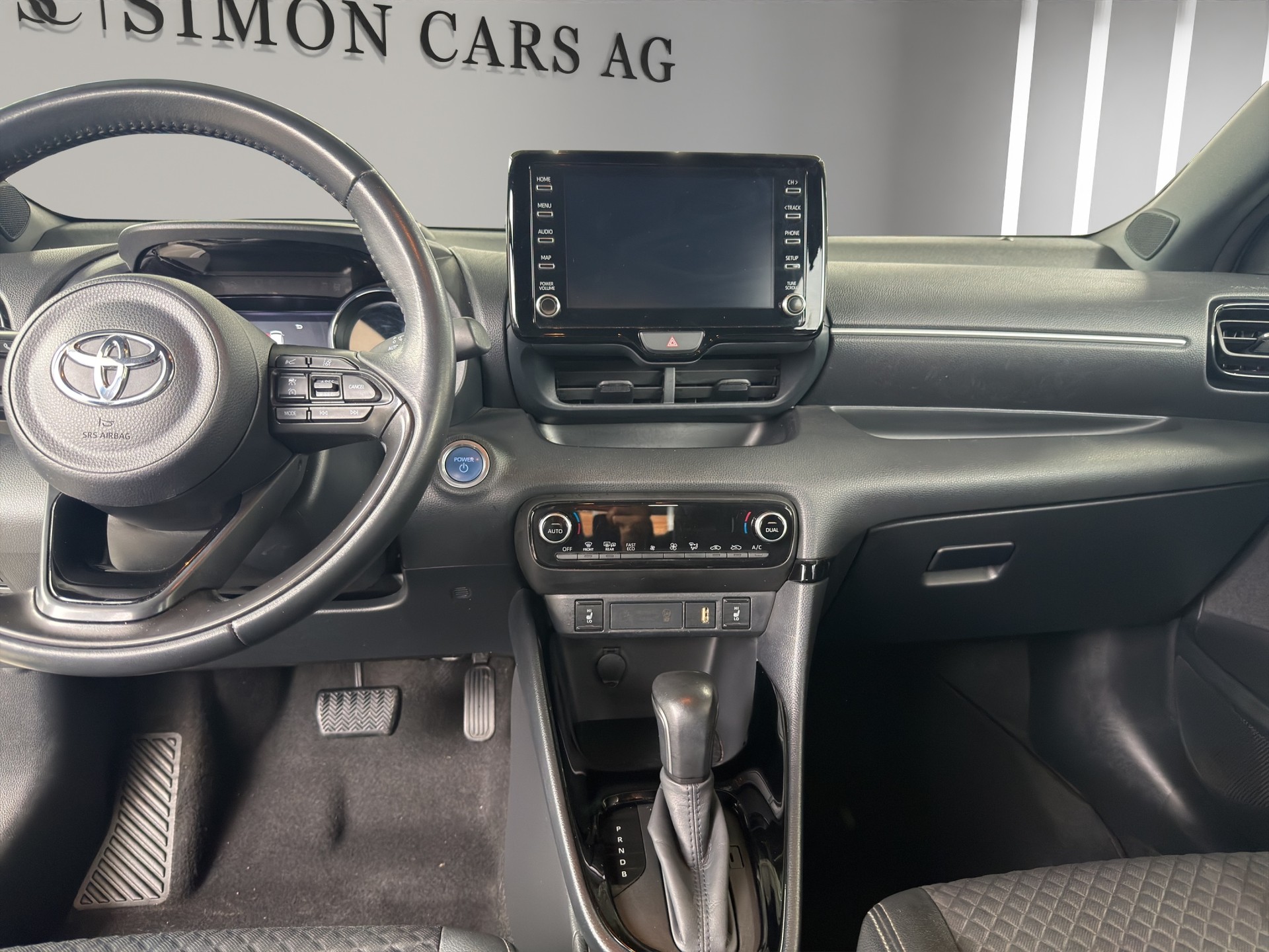 TOYOTA Yaris 1.5 Style e-CVT-image-8