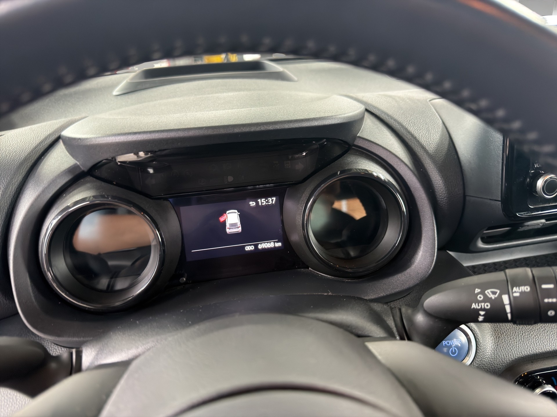 TOYOTA Yaris 1.5 Style e-CVT-image-5